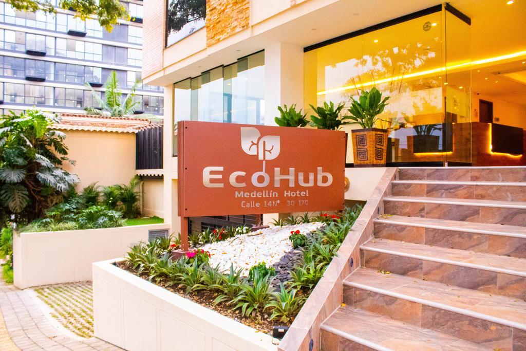Vista Exterior EcoHub Hotel Medellin
