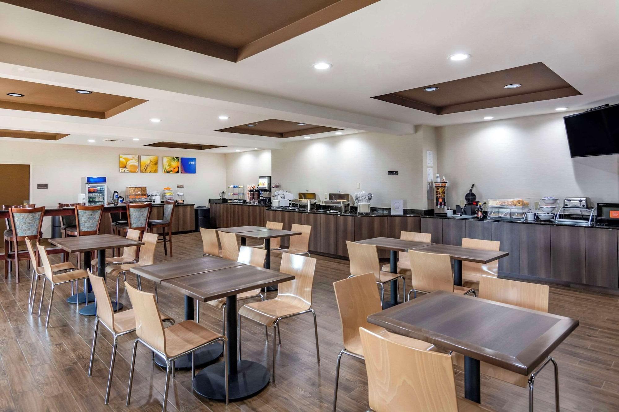 Restaurant Comfort Suites South Park