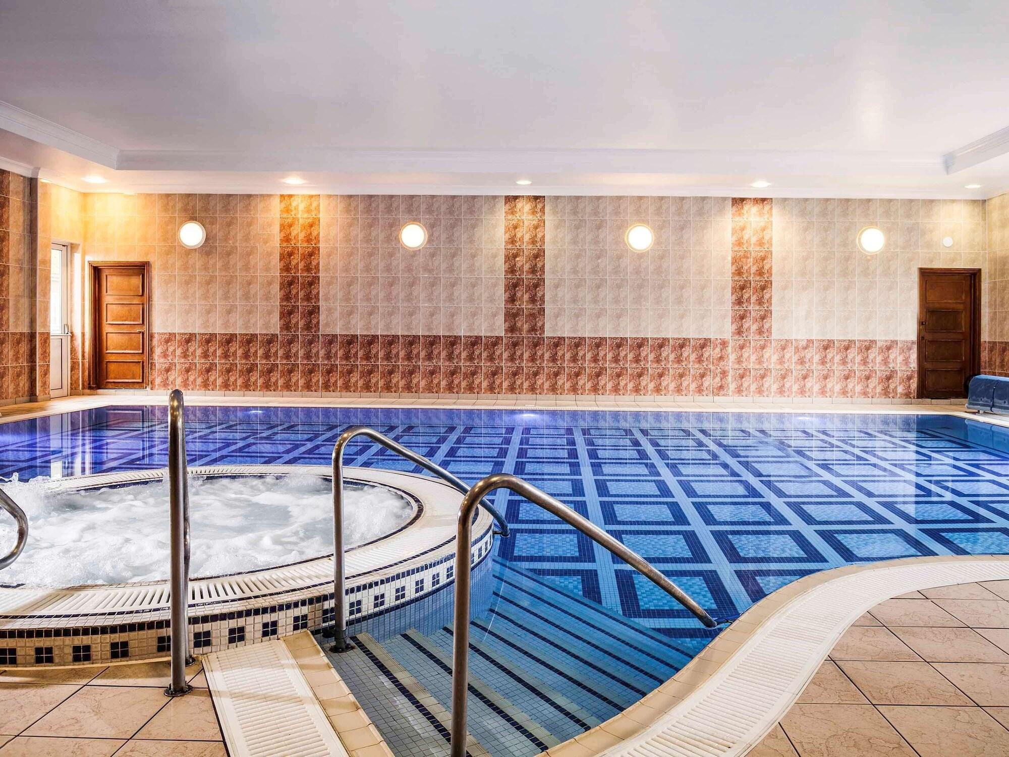 Spa Mercure St Albans Noke