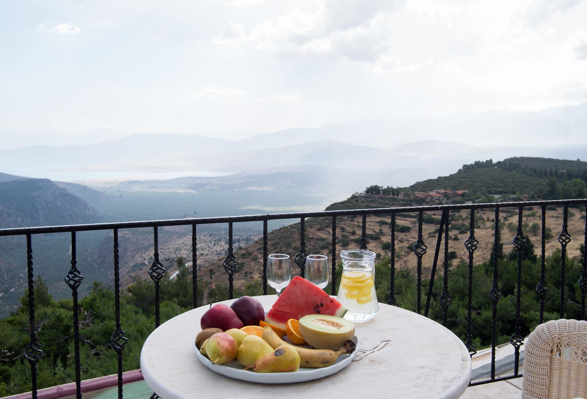 Varios Delphi Palace