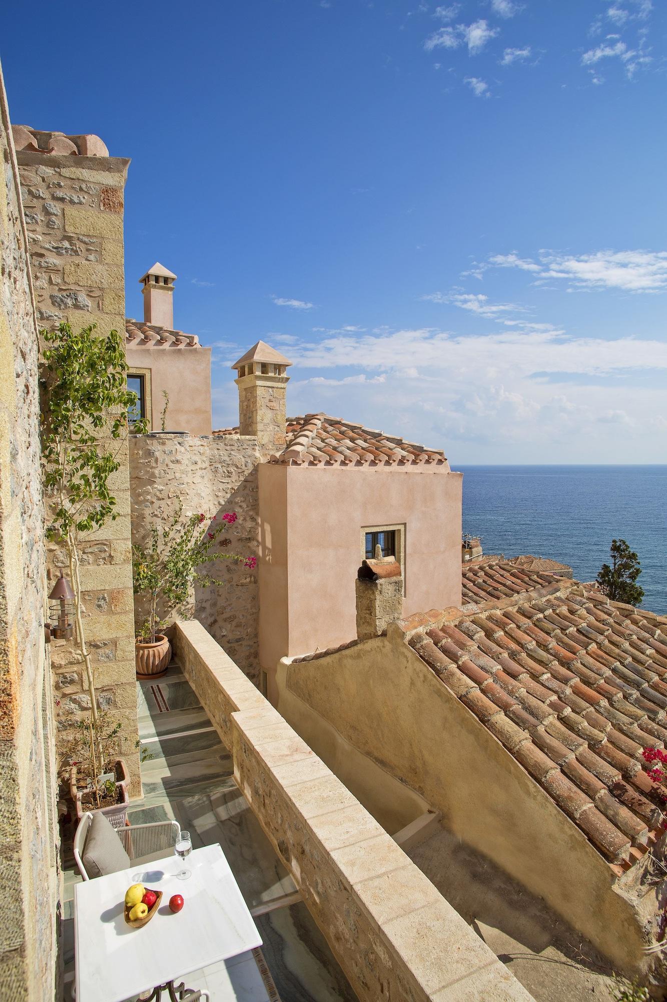 Equipamiento de Habitación Moni Emvasis Luxury Suites