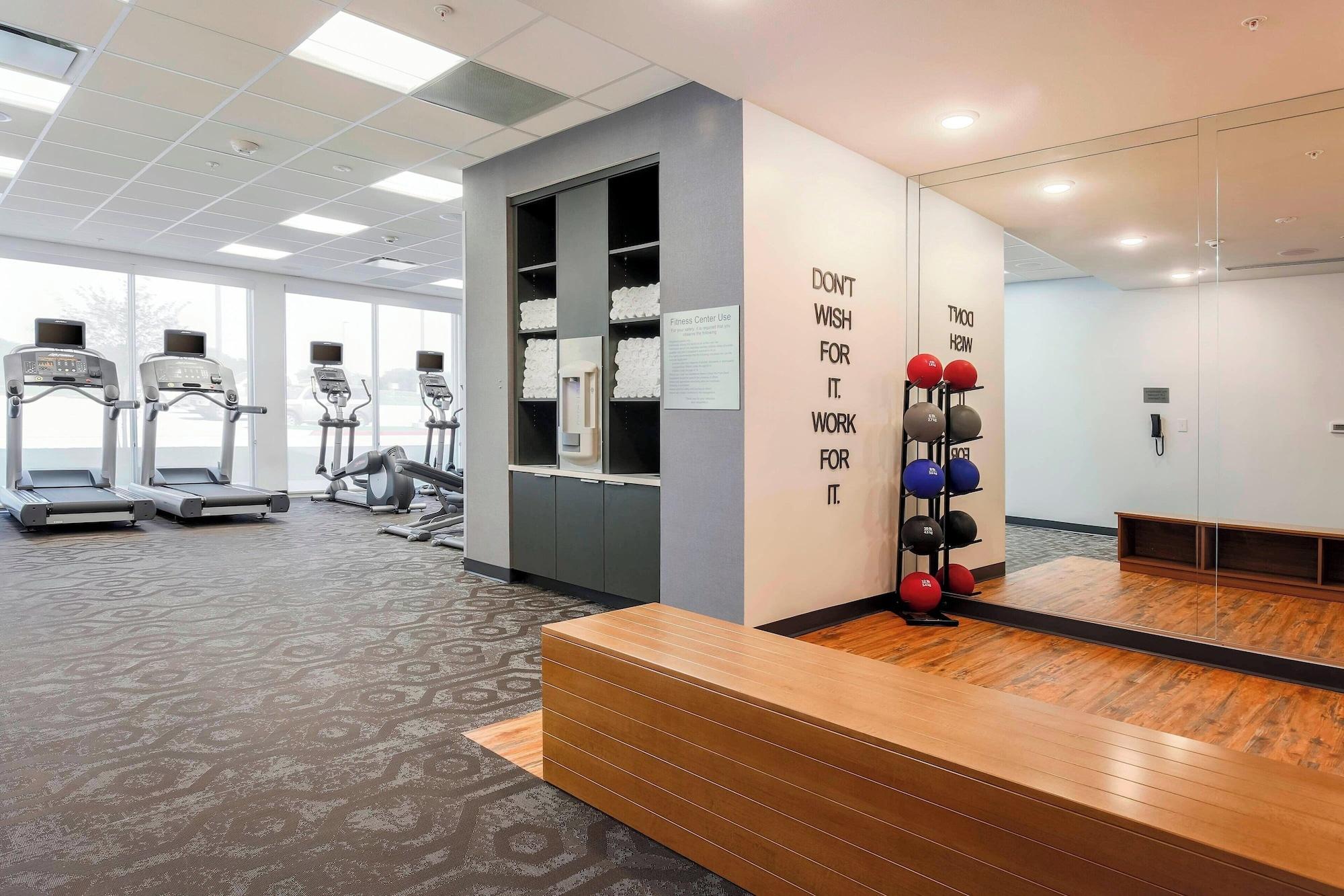 Gimnasio Fairfield Inn & Suites by Marriott Decatur at Decatur Conference Center