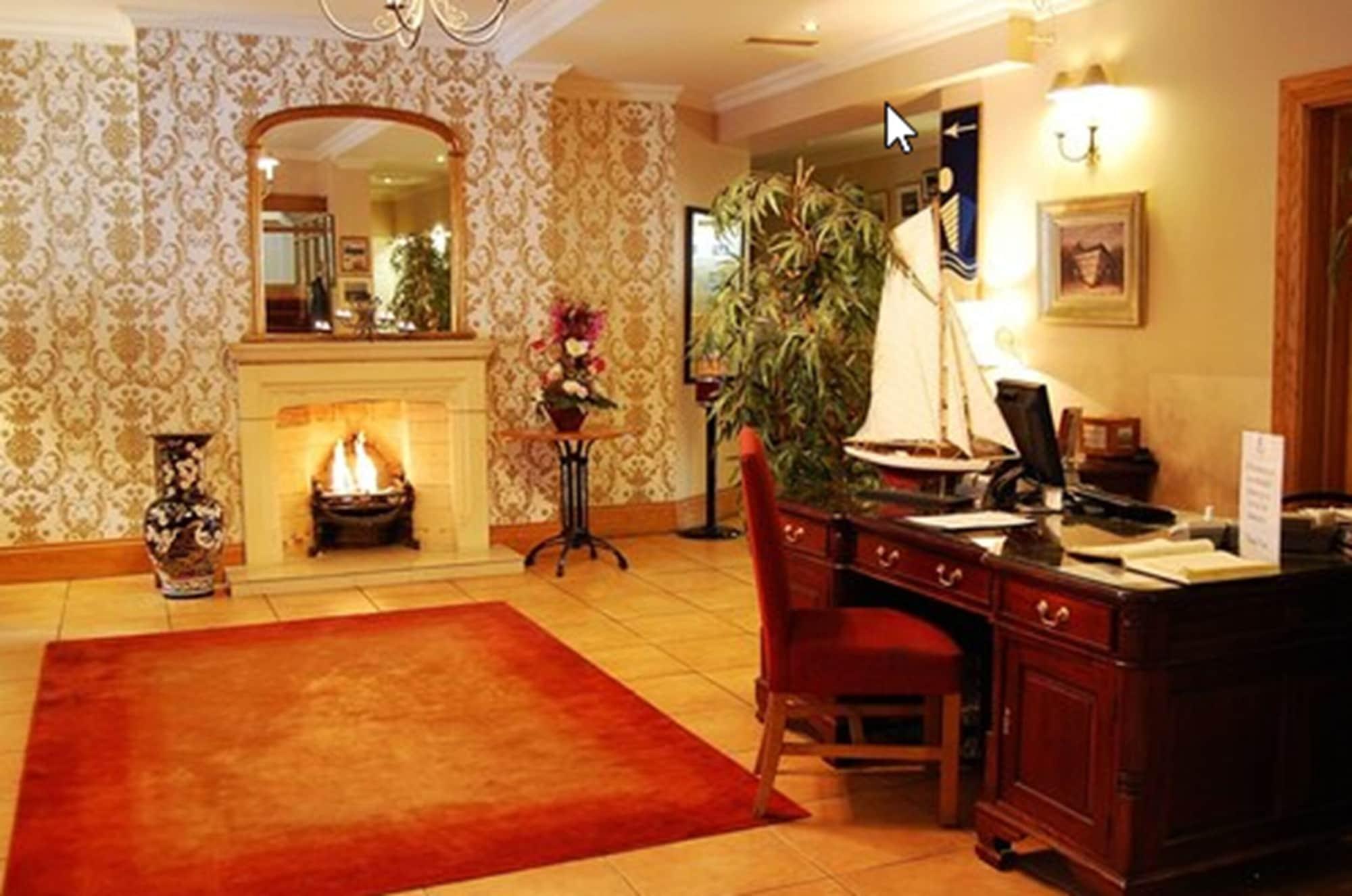 Vista Lobby WatersEdge Hotel