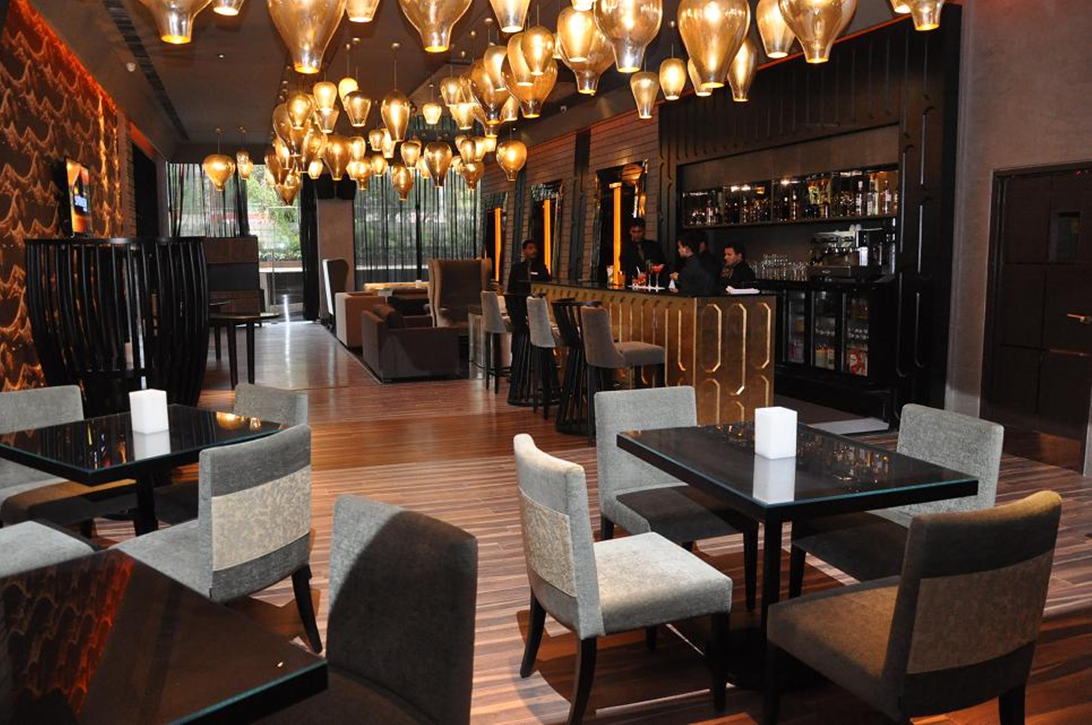 Bar/Salón Mosaic Original, Noida