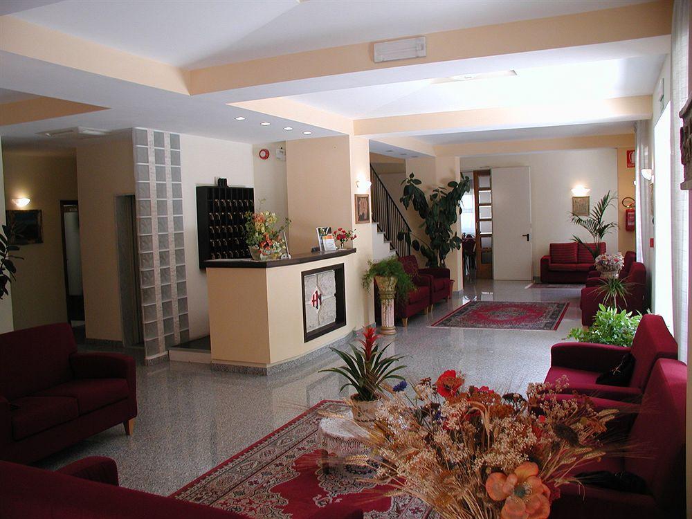 Varios Hotel Marystella