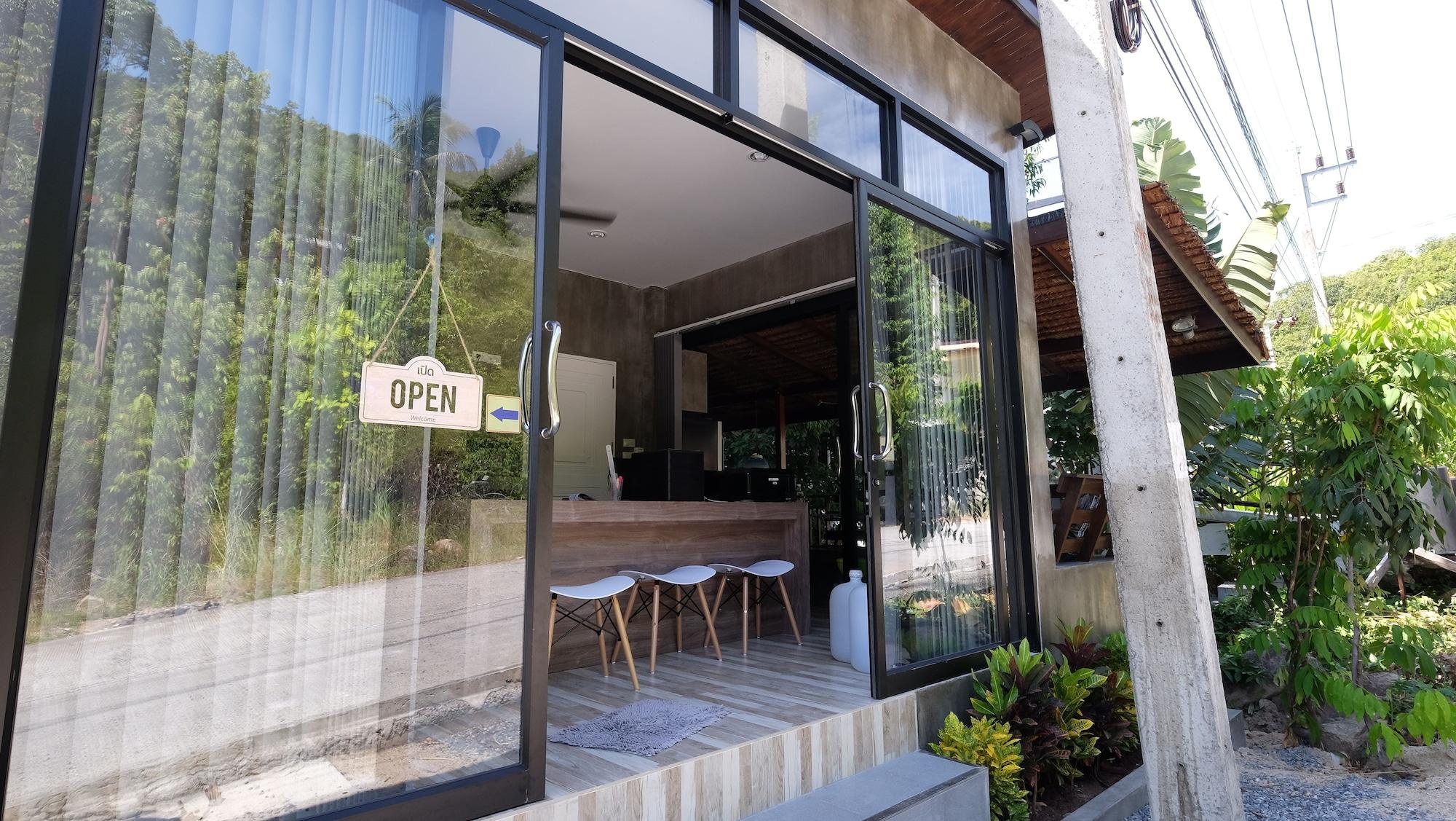 Vista Lobby Padel Phangan Suite