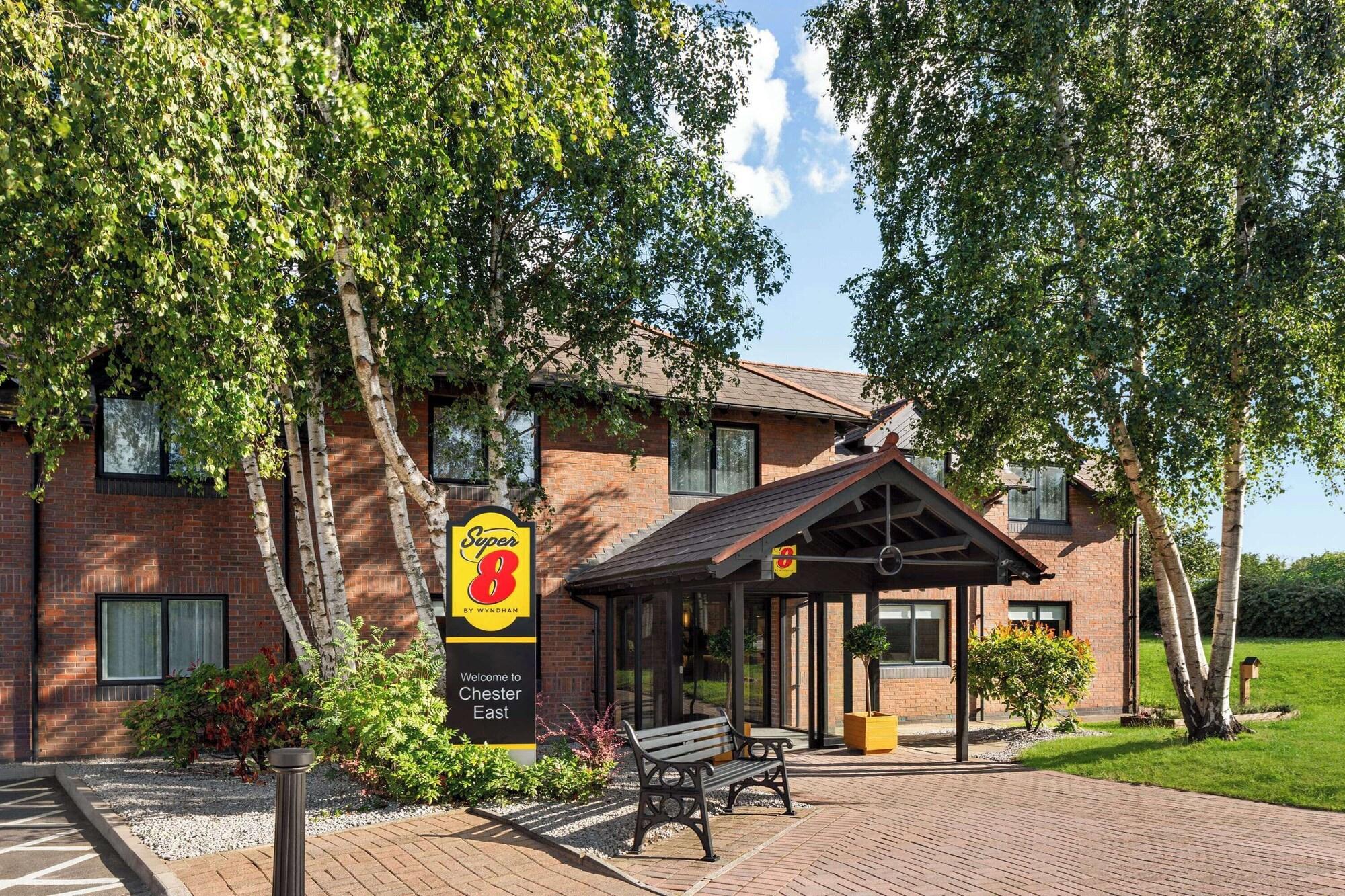 Varios Super 8 by Wyndham Chester East