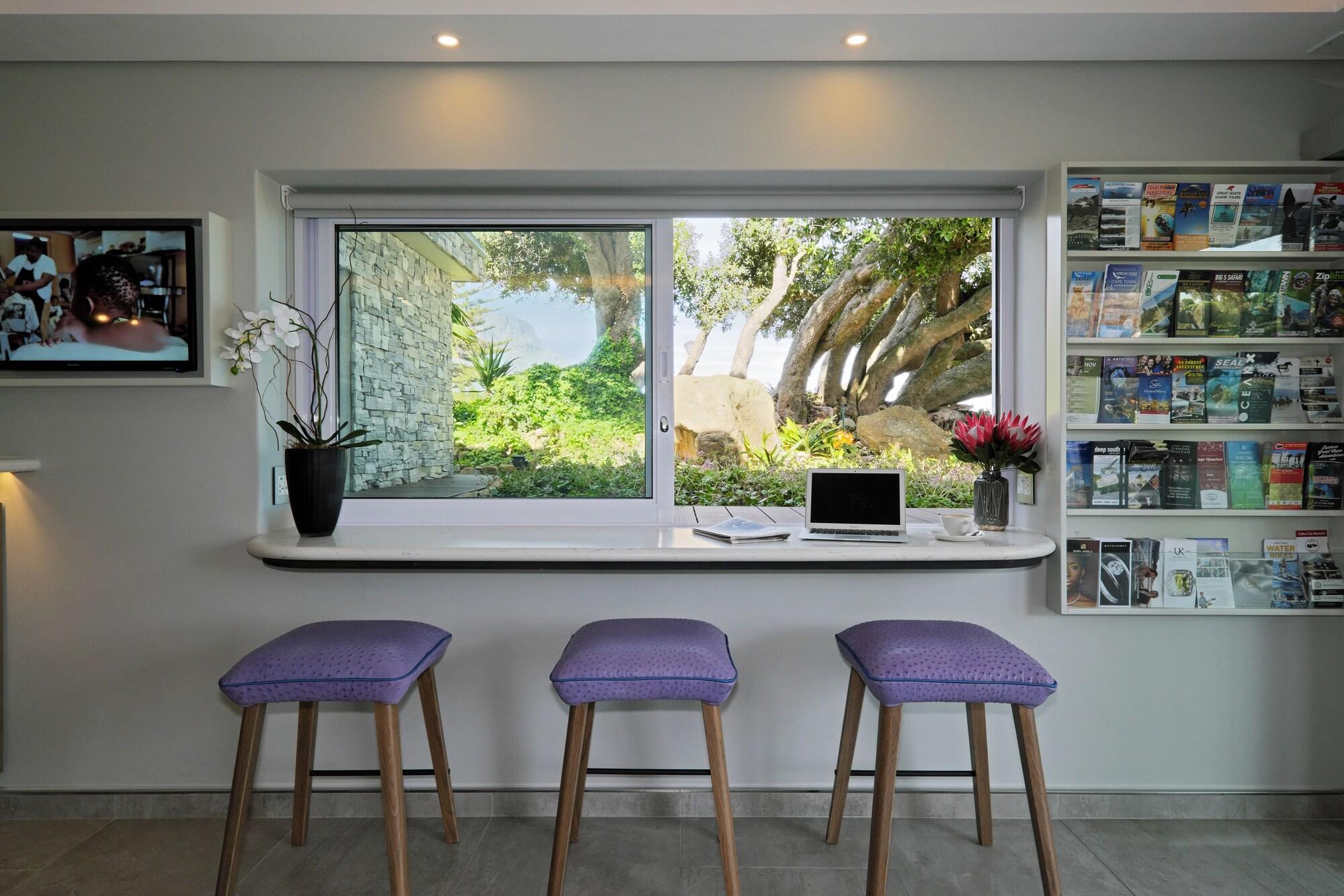 Vista Lobby Ocean View House