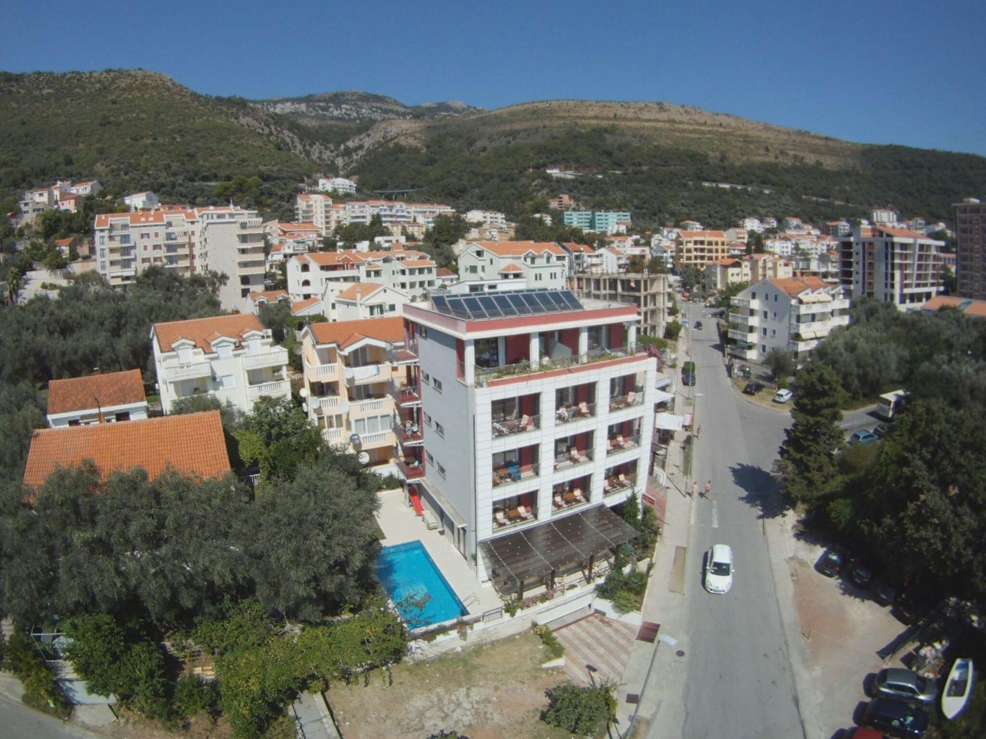 Vista Exterior Hotel Petrovac