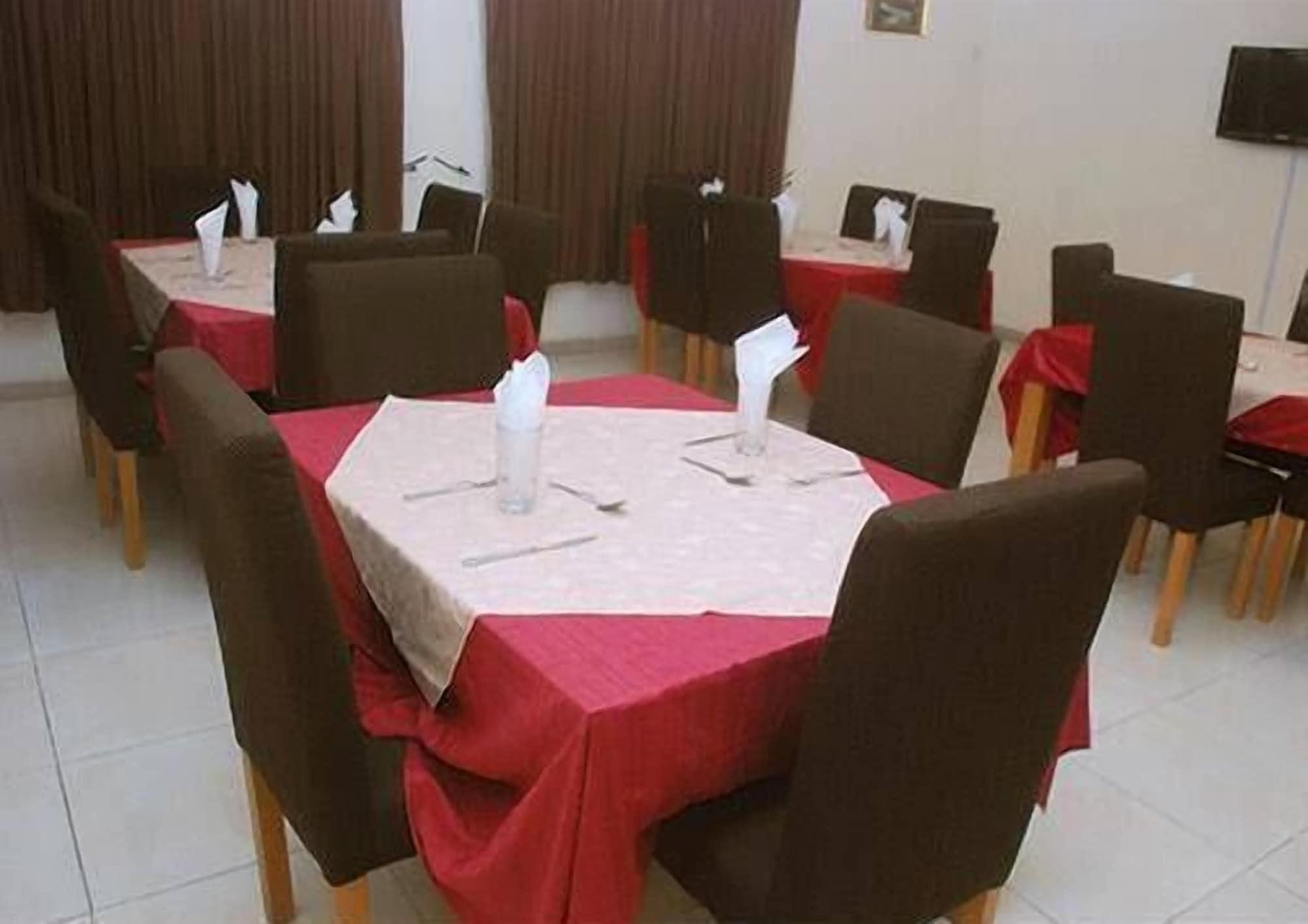 Restaurant The Cheery Manor