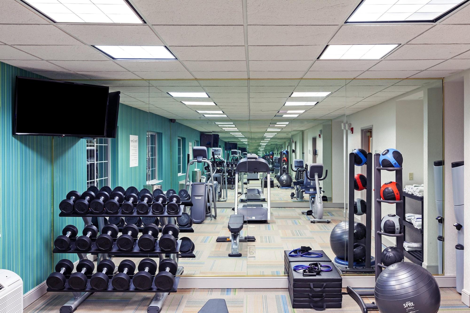 Gimnasio Holiday Inn Express Hotel & Suites Jenks by IHG