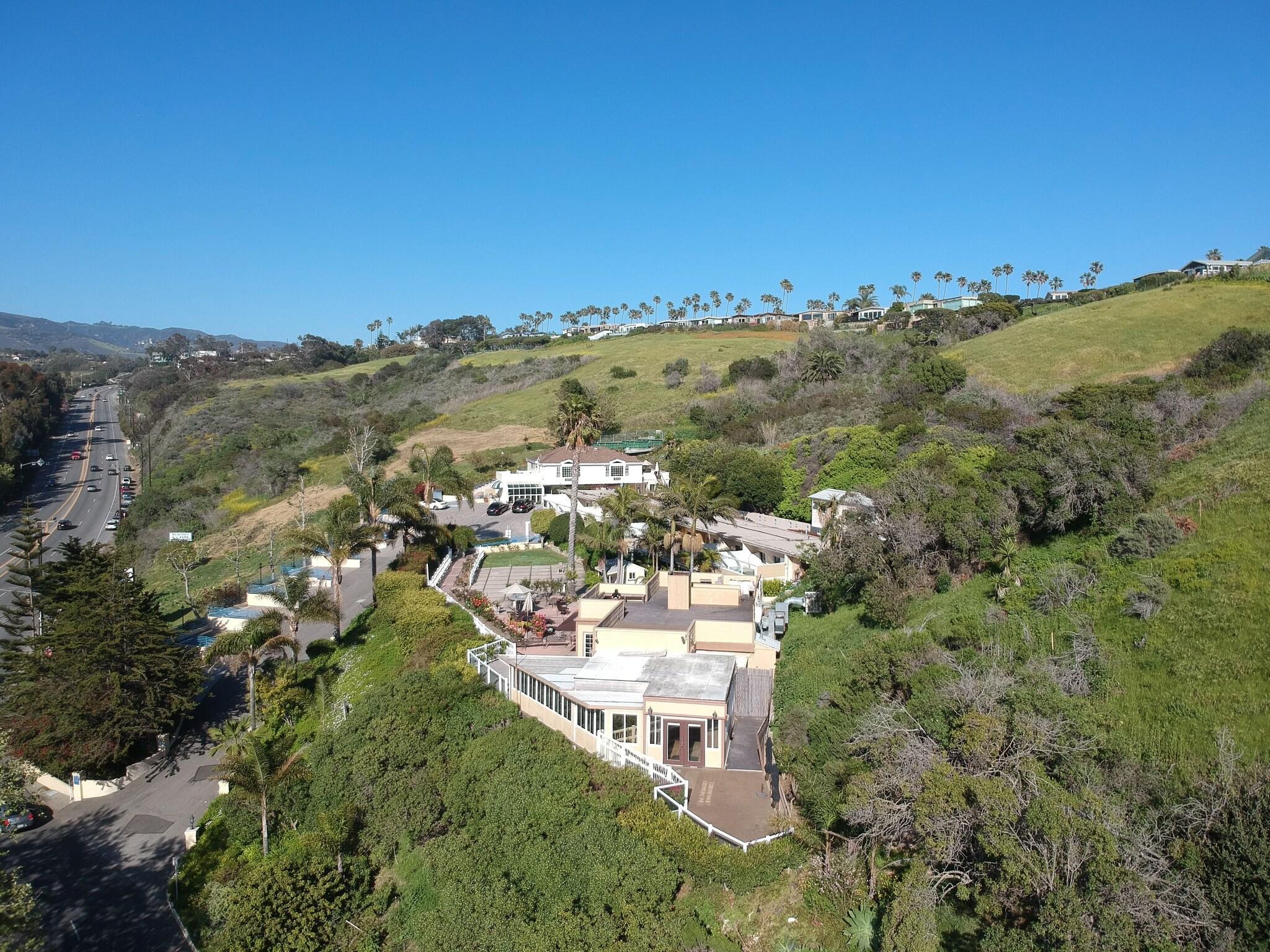 Vista Exterior Malibu Country Inn