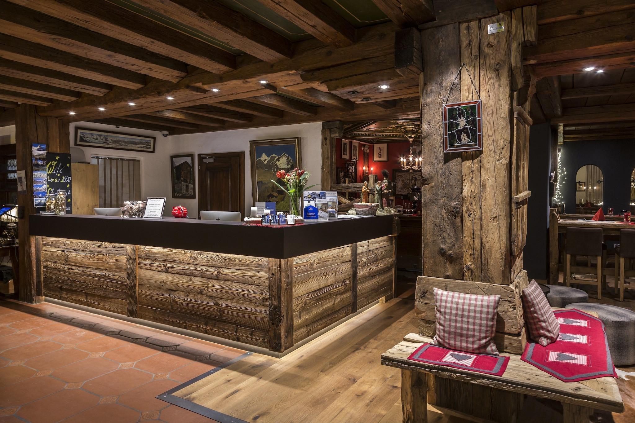 Vista Lobby Zermatt Budget Rooms