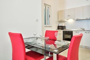 Alquiler Vacacional - Few Minutes Walk of The Strand 1-bedroom Apartment