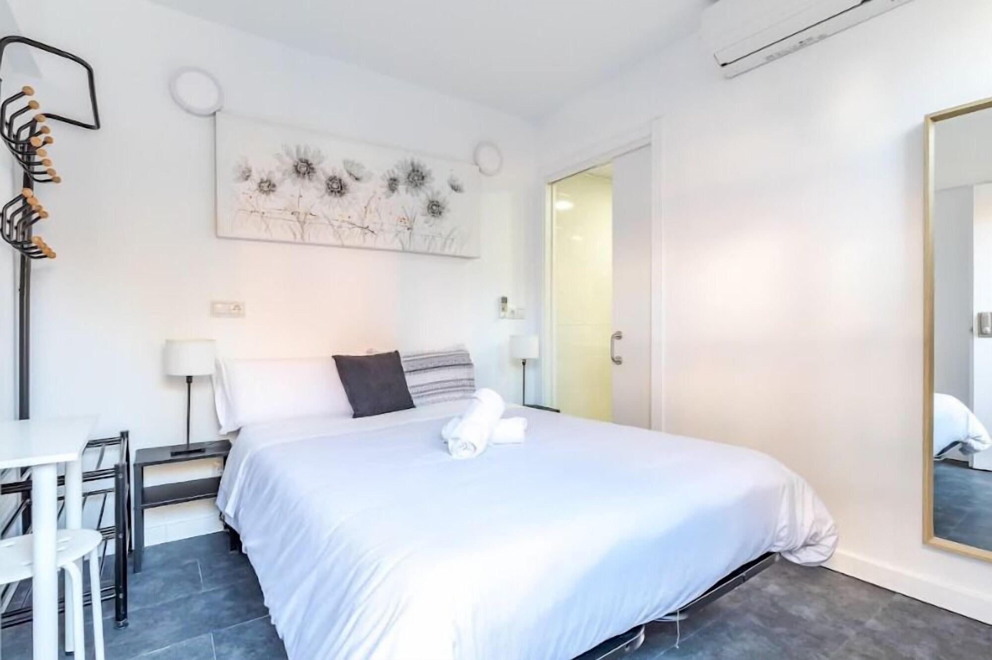 Varios AYZ Ulises - Auto check-in property