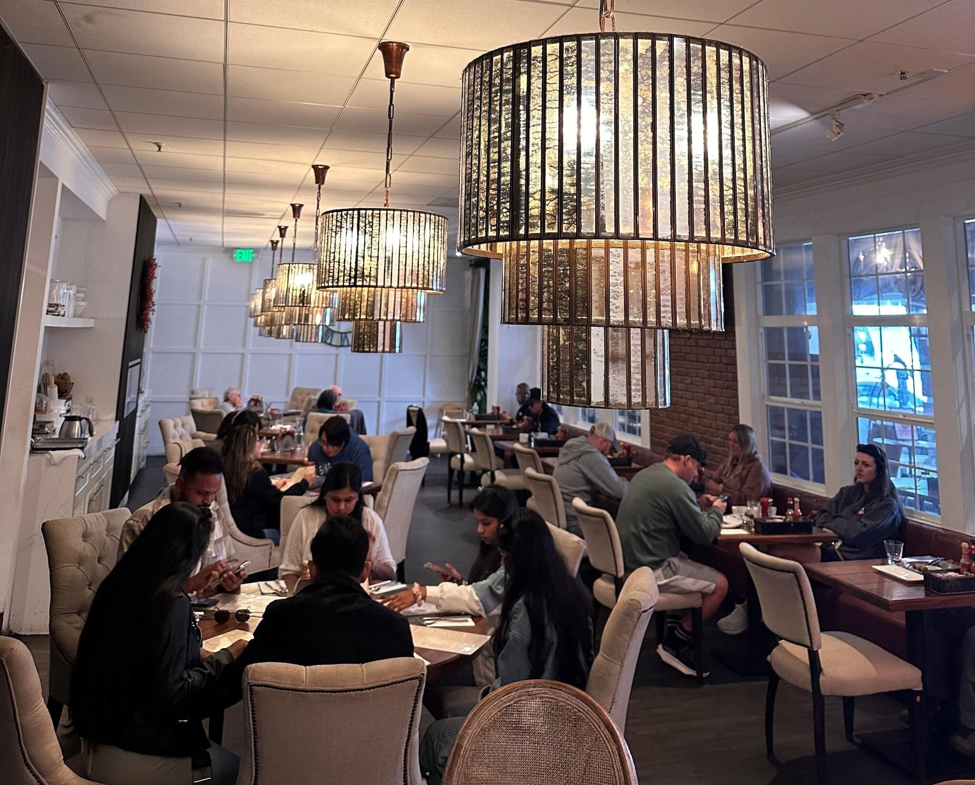 Restaurant Cow Hollow Inn & Suites