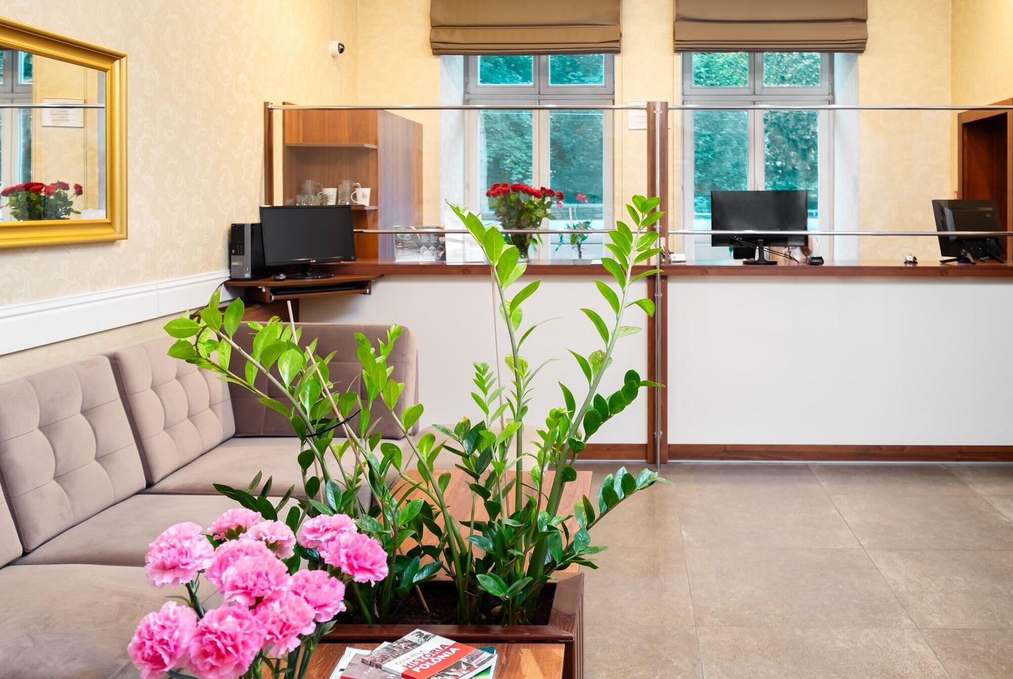 Varios Hotel Maximum