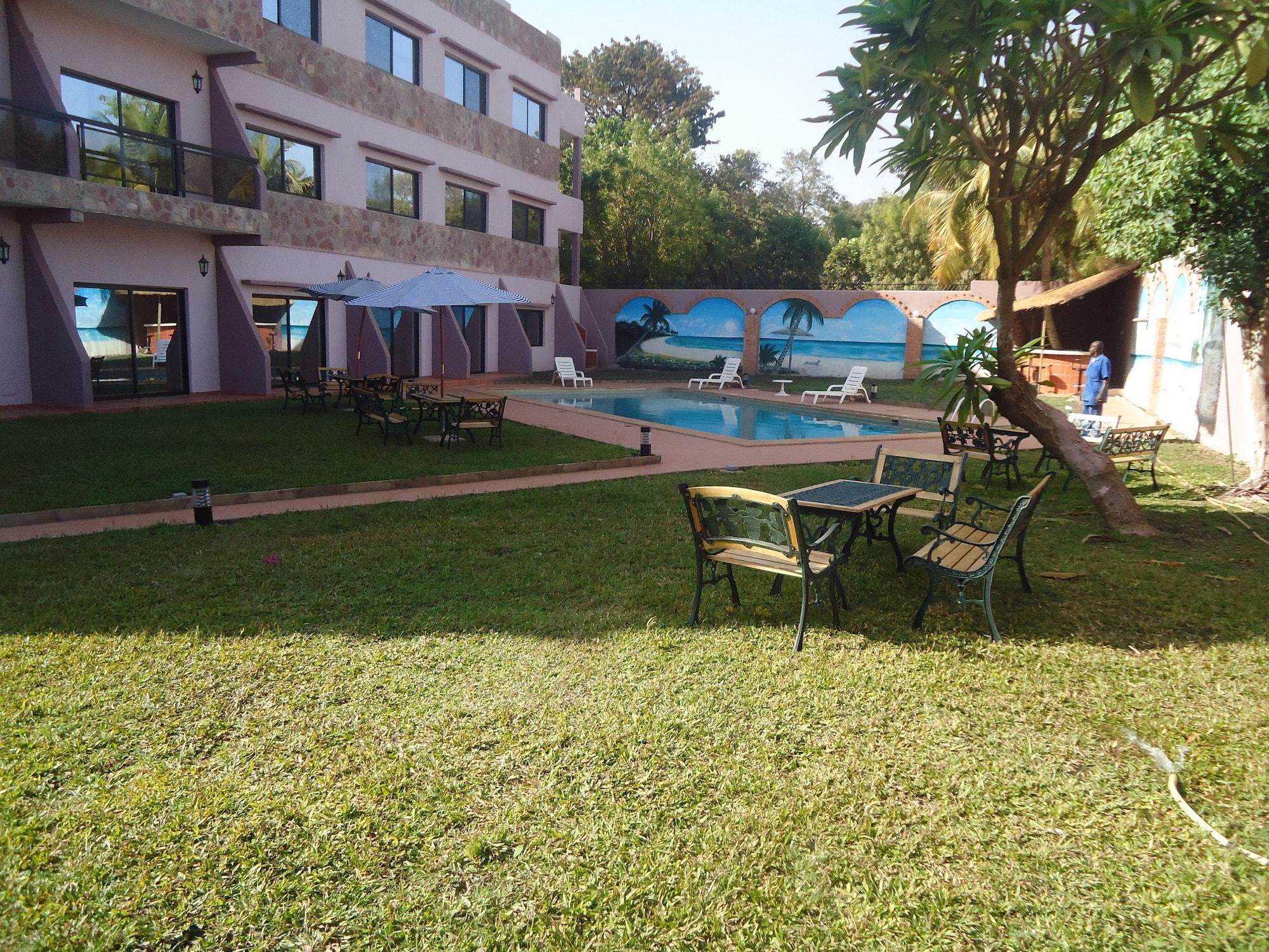 Vista Exterior Le Relais