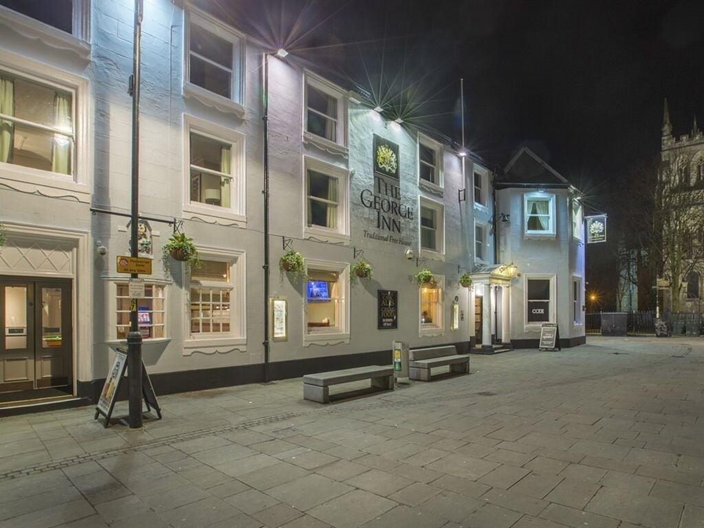 Varios The George Inn