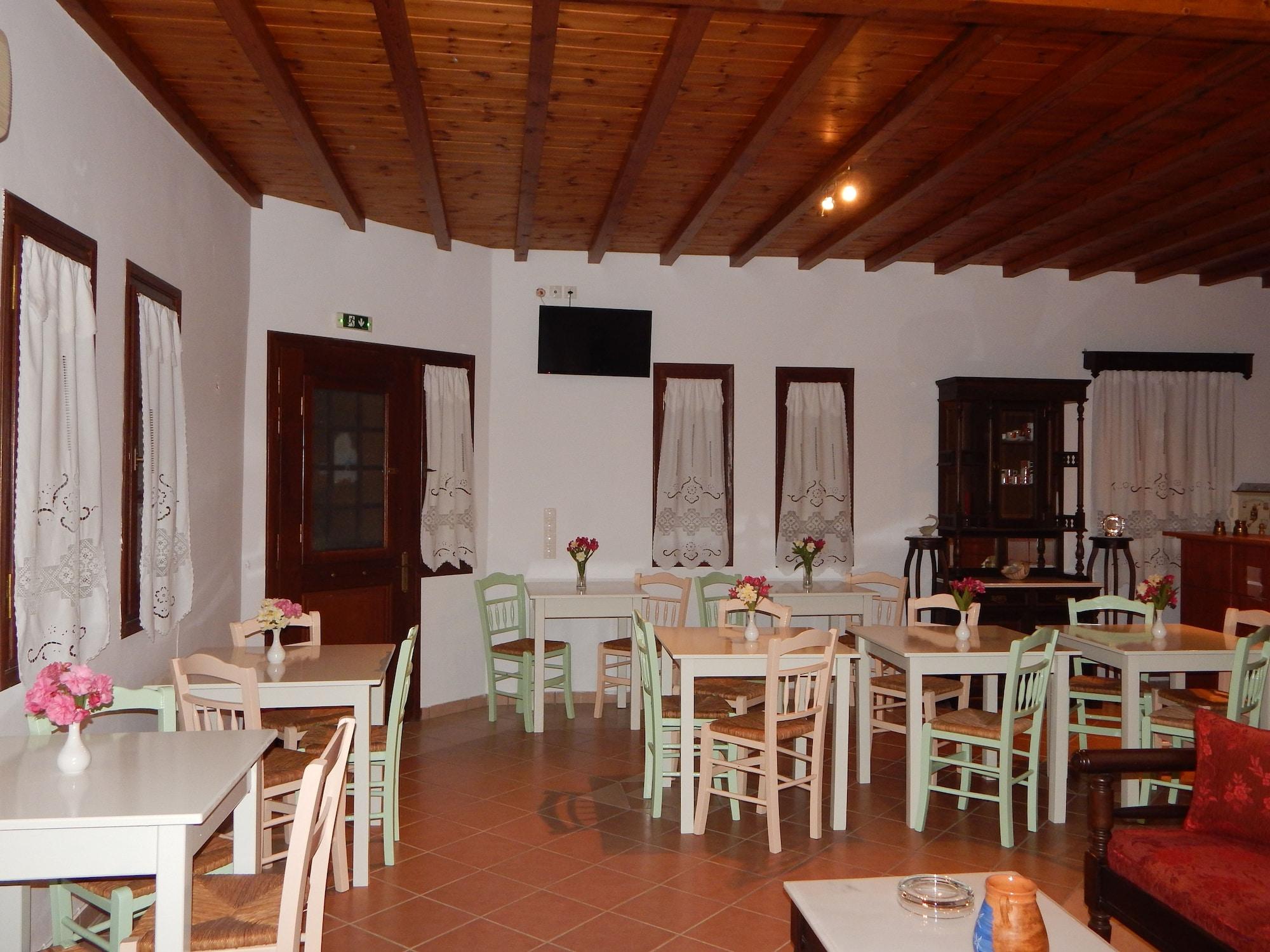 Restaurant Tinos Suites & Apartments