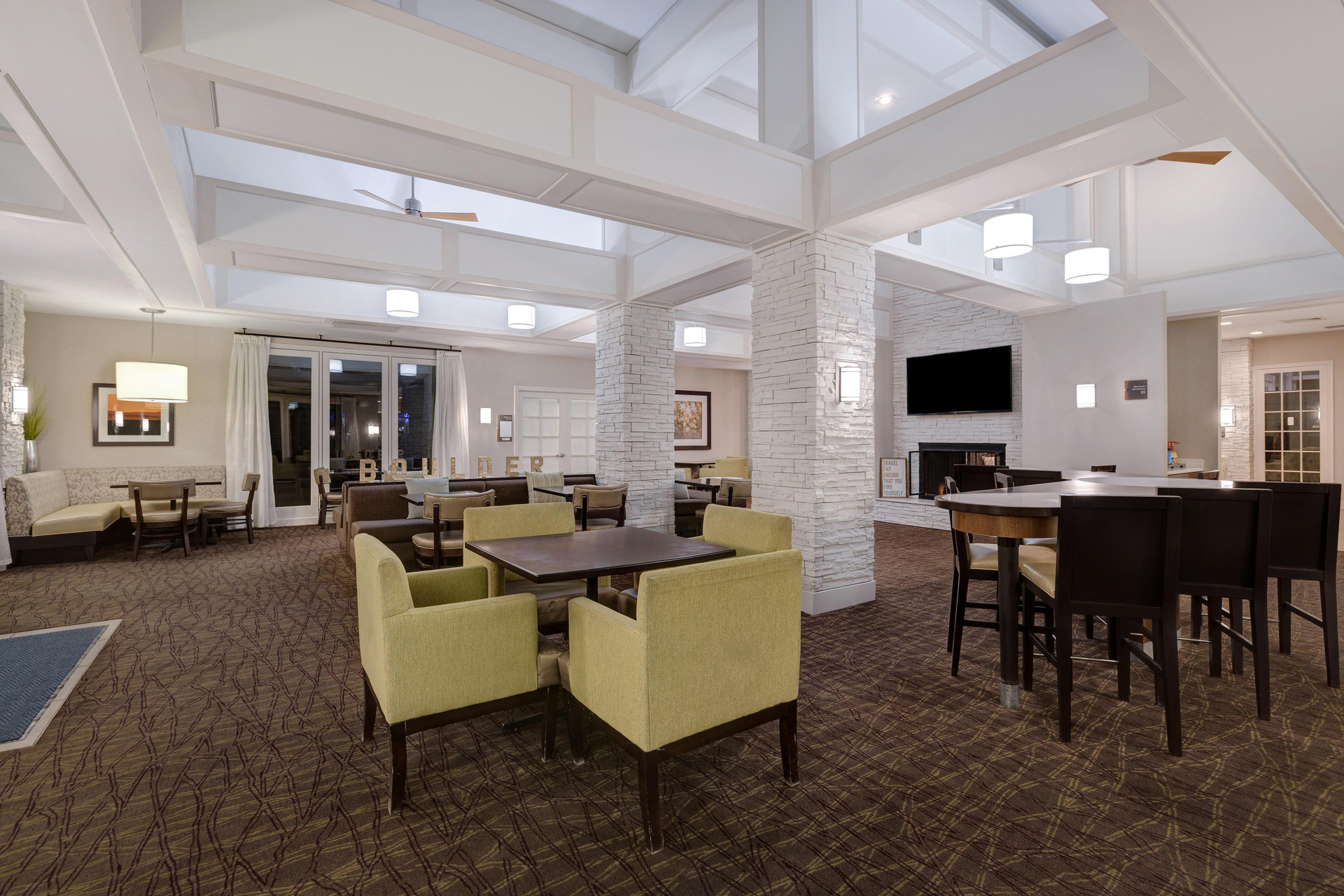 Vista Lobby Homewood Suites by Hilton - Boulder