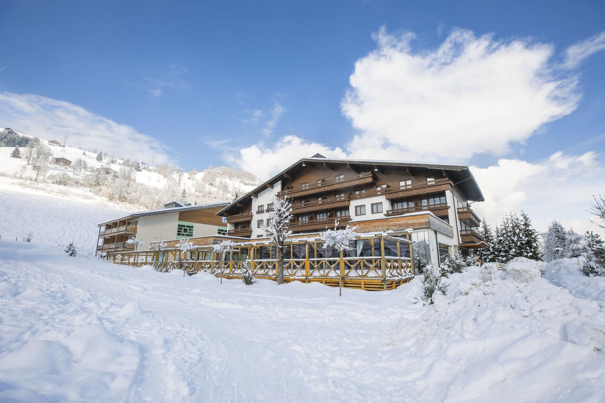 Vista Exterior Hotel Victoria Kaprun