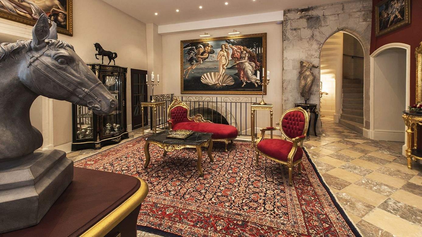 Vista Lobby Château Le Prieuré – La Maison Younan