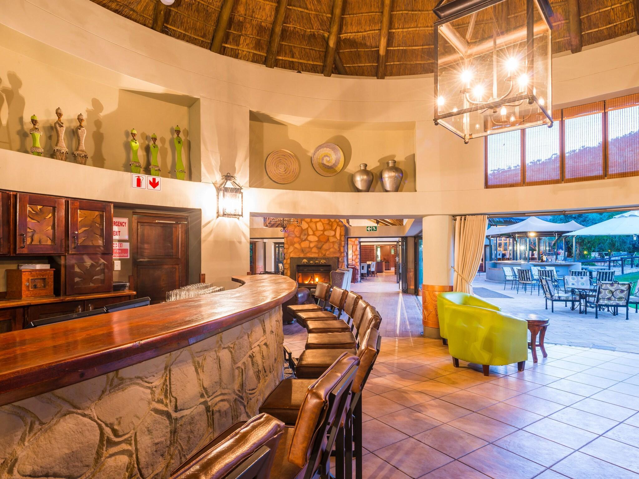 Bar/Salón Aha Ivory Tree Lodge