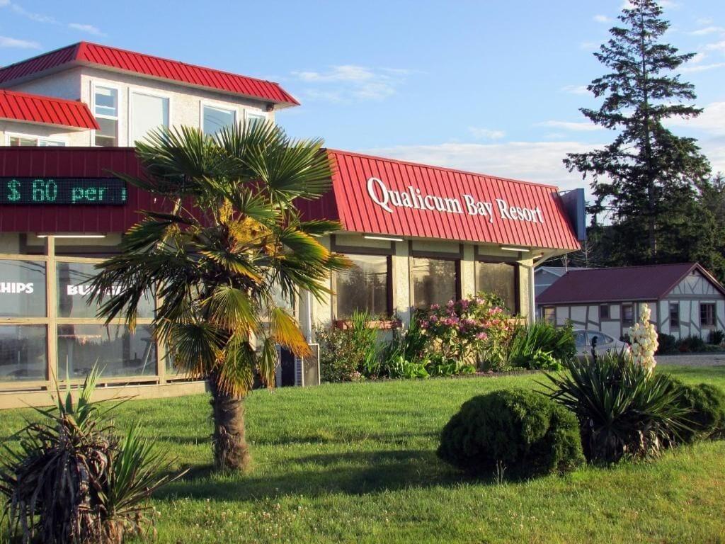 Varios Qualicum Bay Resort