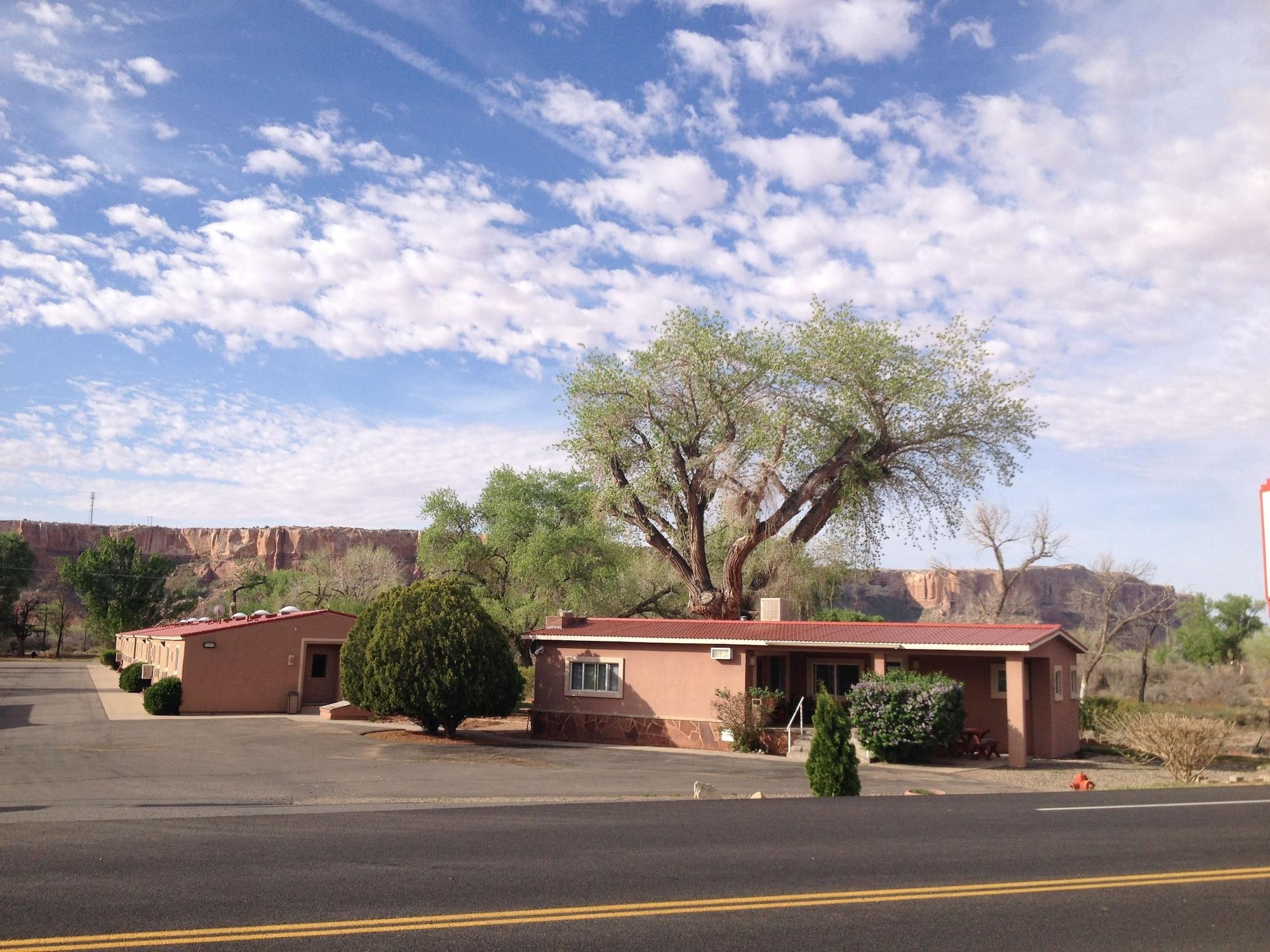 Varios Kokopelli Inn