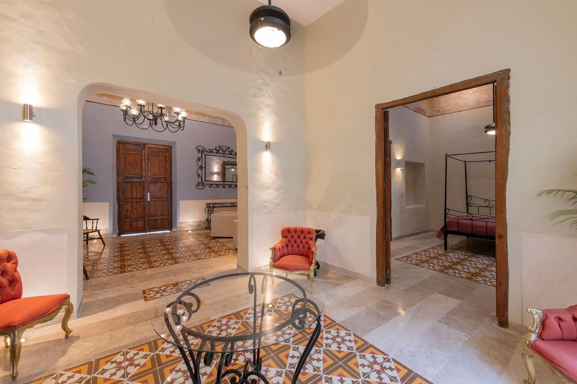 Varios Meriblau Hotel Boutique