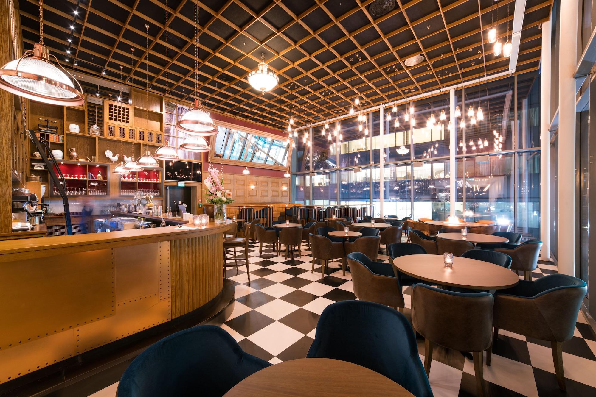 Bar/Salón Scandic City