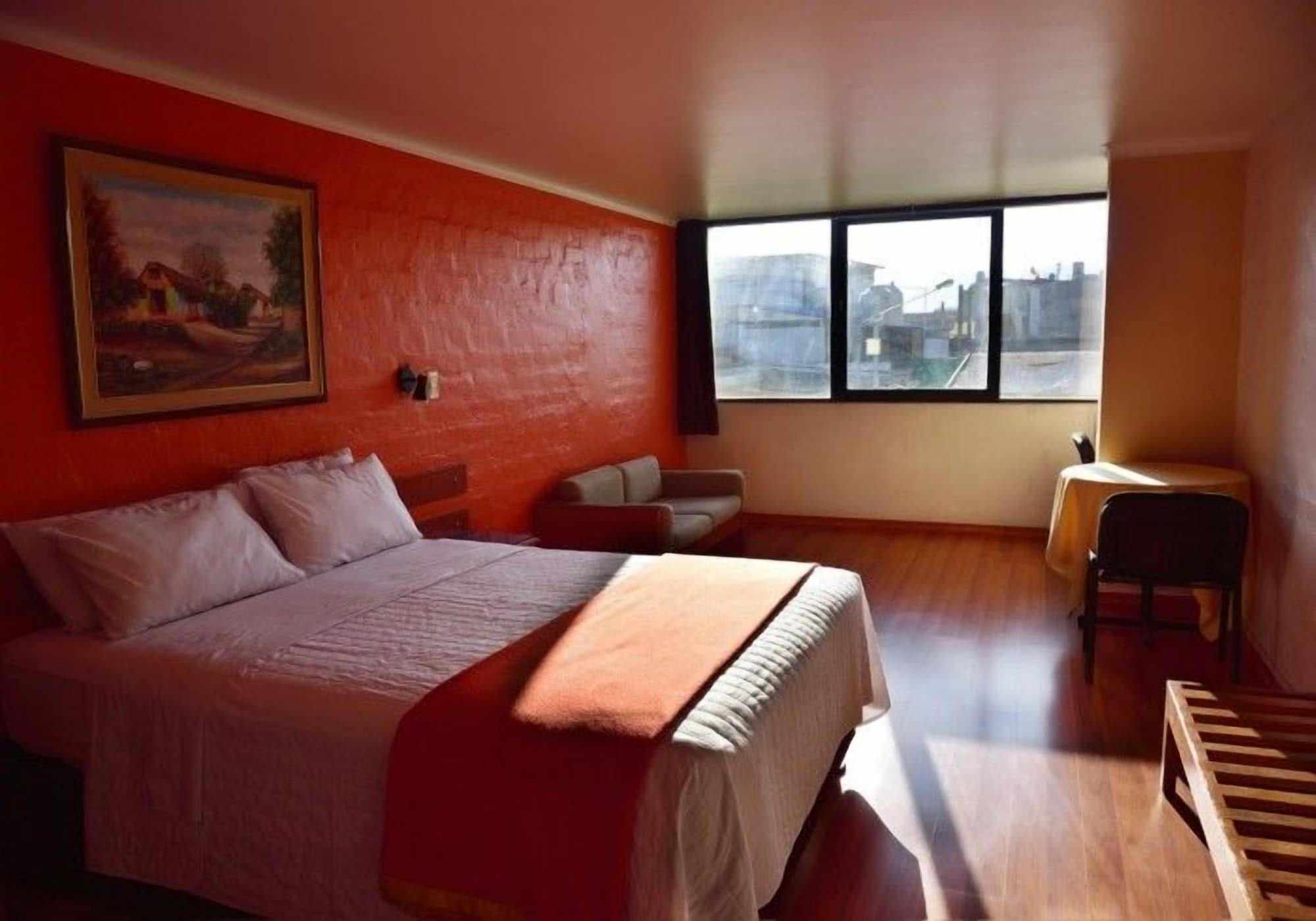 Comodidades del Alojamiento Hotel Holiday Suites