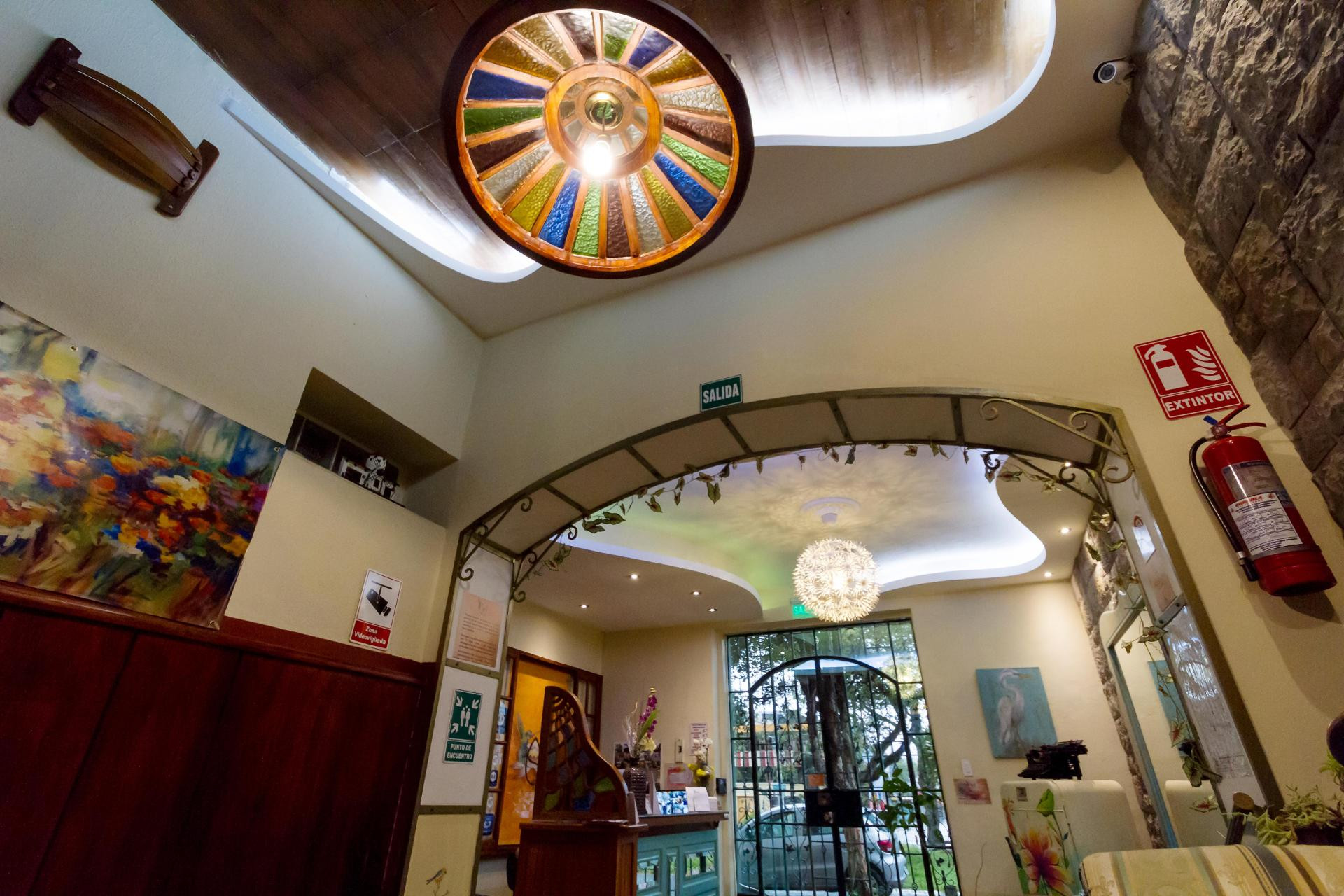 Vista Lobby ArtPlaza