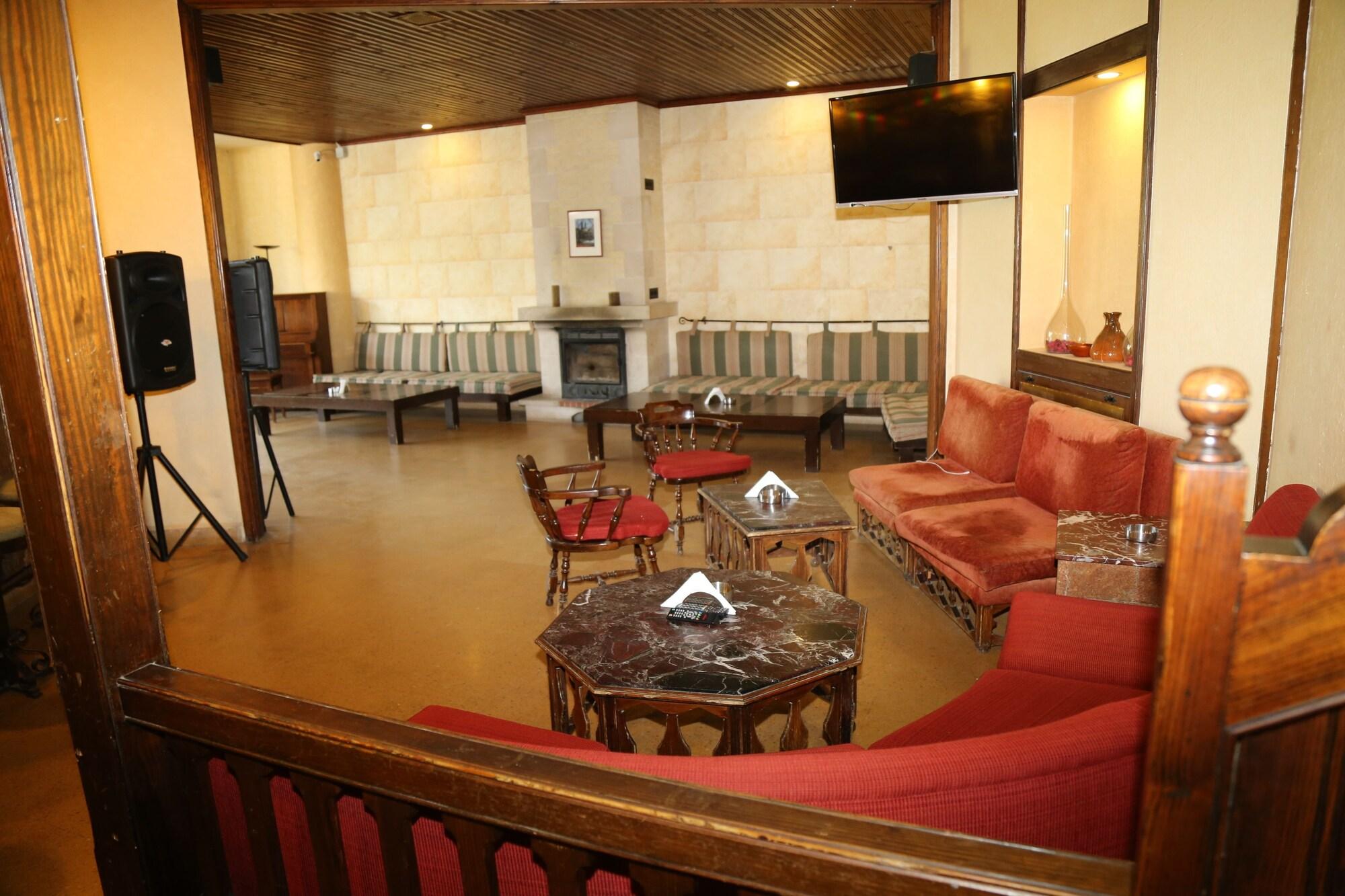 Bar/Salón Douma Hotel