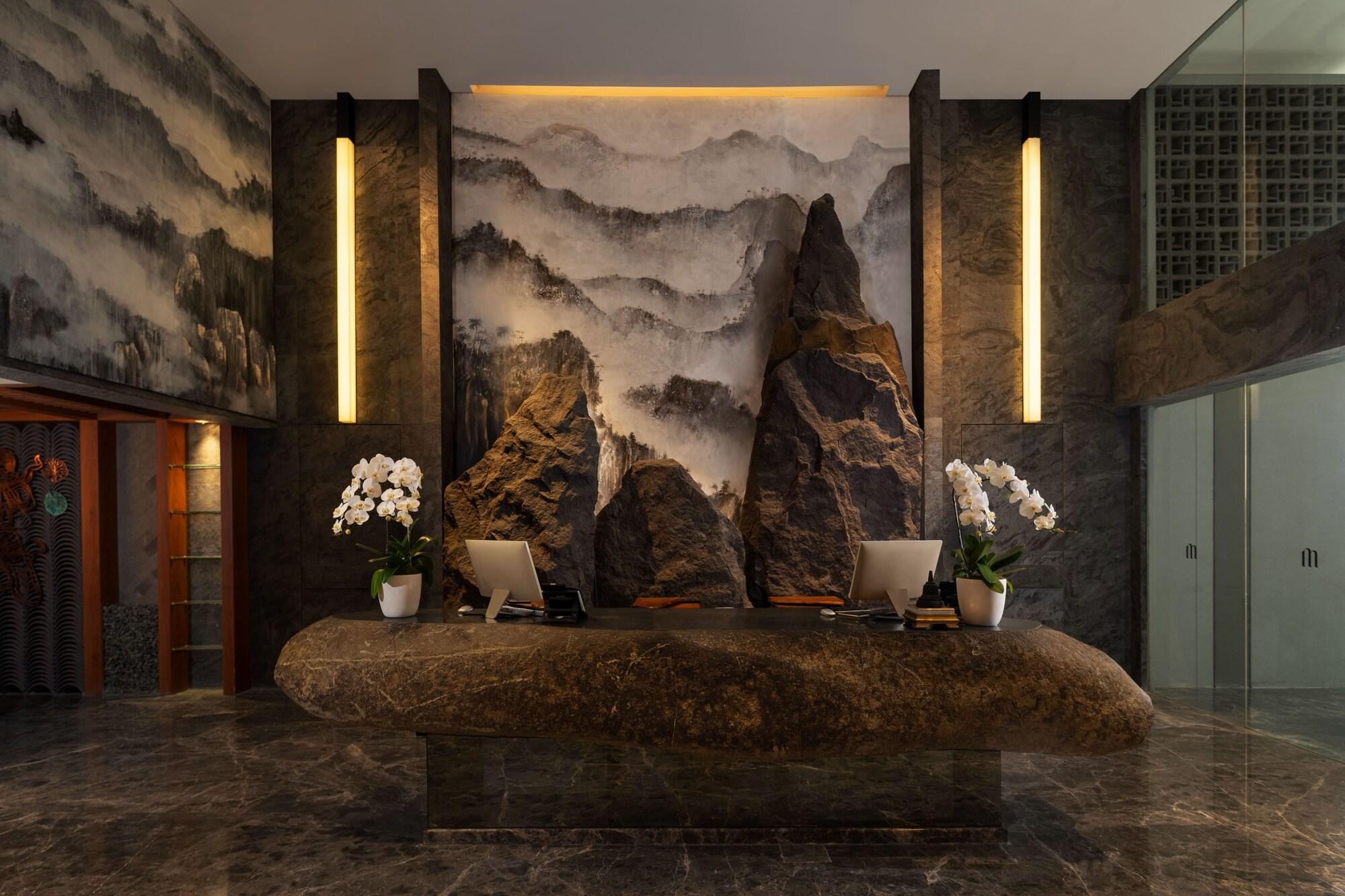 Vista Lobby The Manohara Hotel Yogyakarta