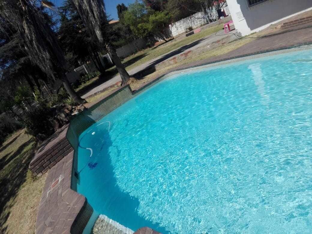 Varios Fourways Youth Hostel