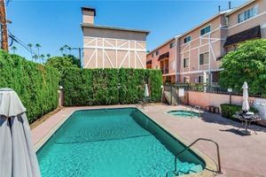 Alquiler Vacacional - “Elegant Condo Steps from Americana”