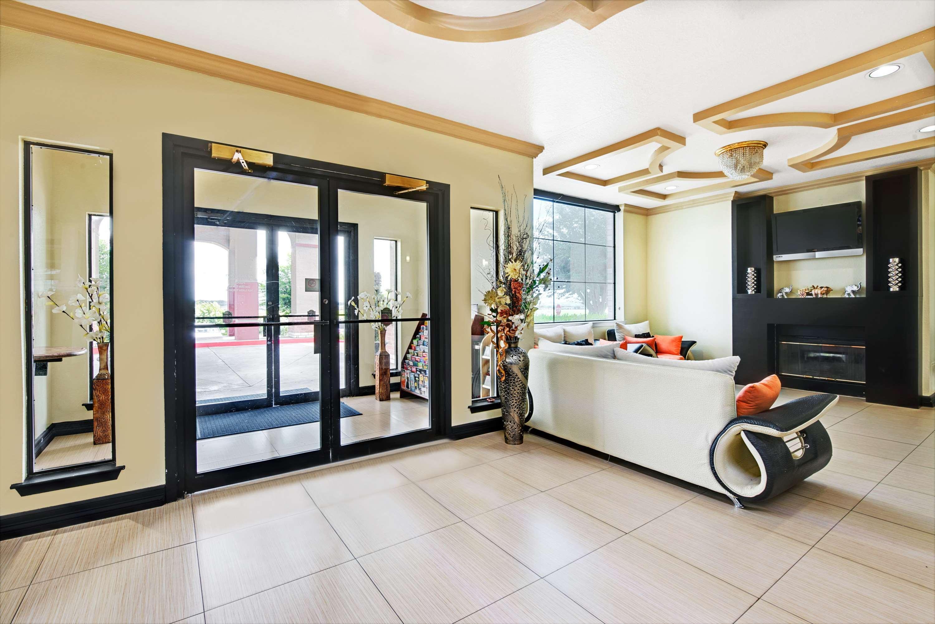 Vista Lobby SureStay Plus Hotel By Best Western San Antonio North 281 N