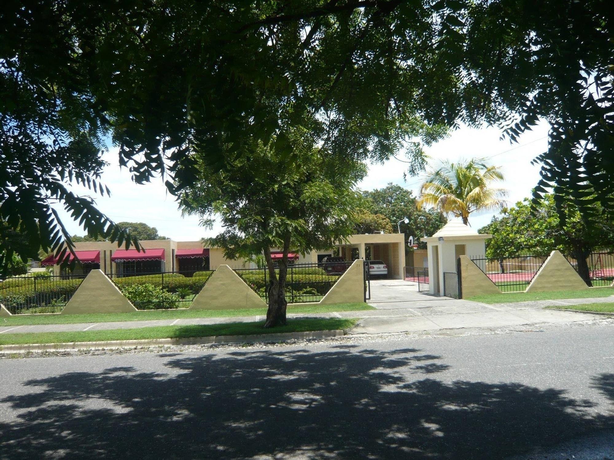 Vista Exterior Bed And Breakfast In Luxury Villa With 2 Pools