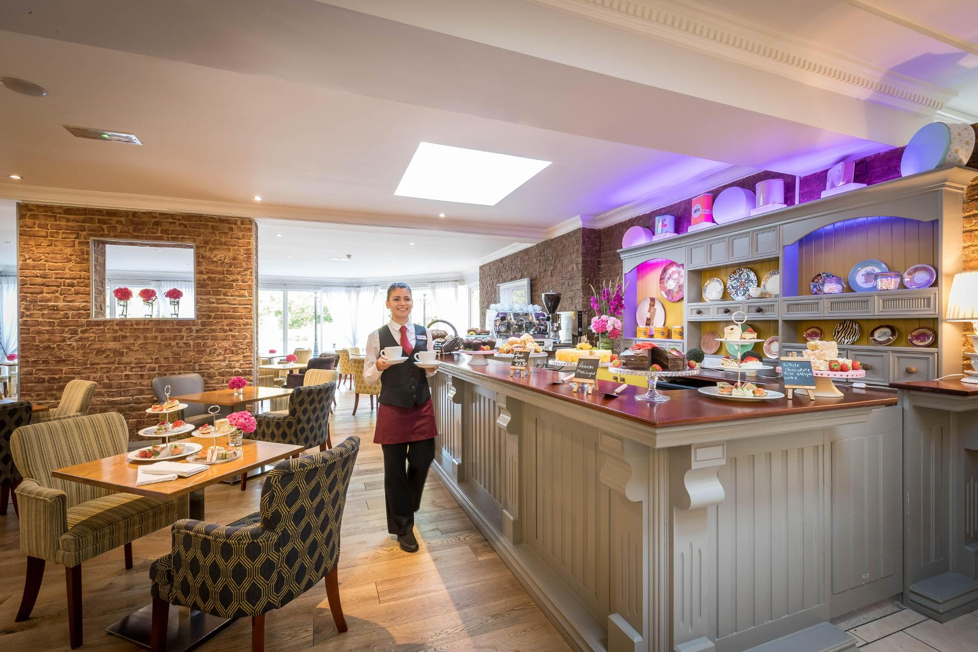 Vista Lobby Springhill Court Conf Leisure and Spa