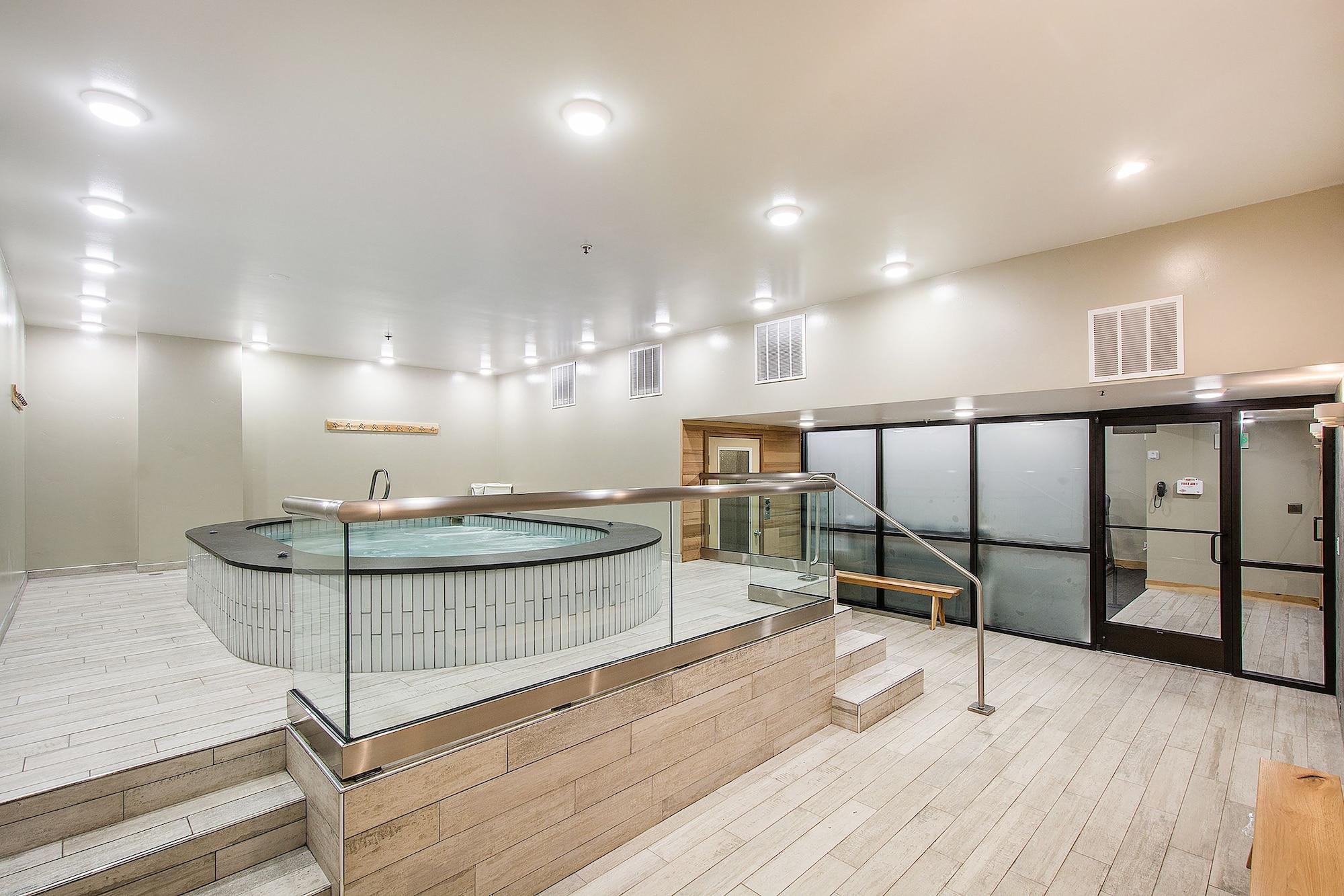 Spa Shadow Ridge by All Seasons Resort Lodging