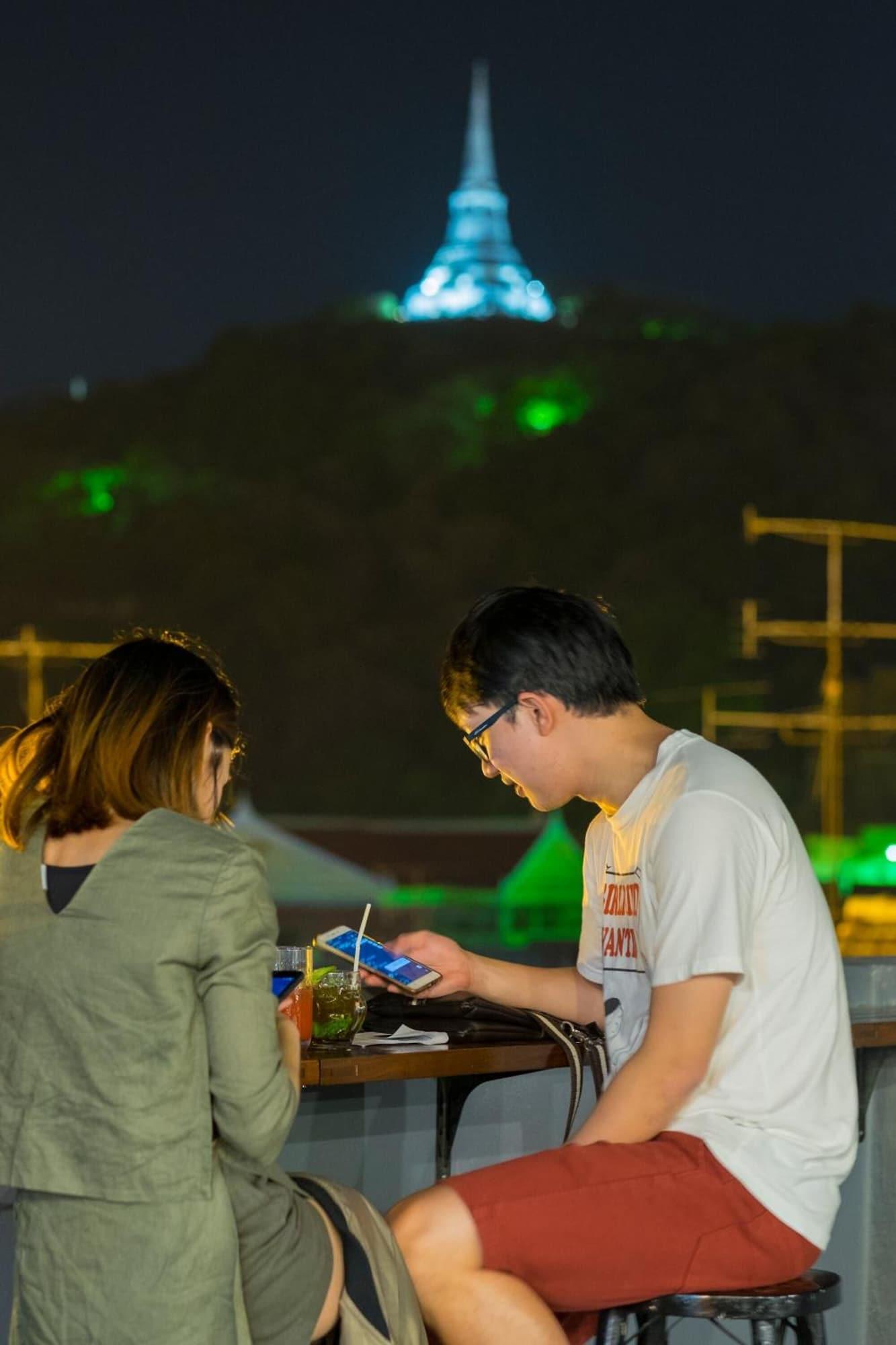 Restaurant Chedi View Hostel & Rooftop Bar