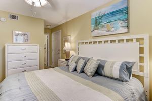 Alquiler Vacacional - Seashore Condo with Balcony Overlooking the beach and the Atlantic by RedAwning