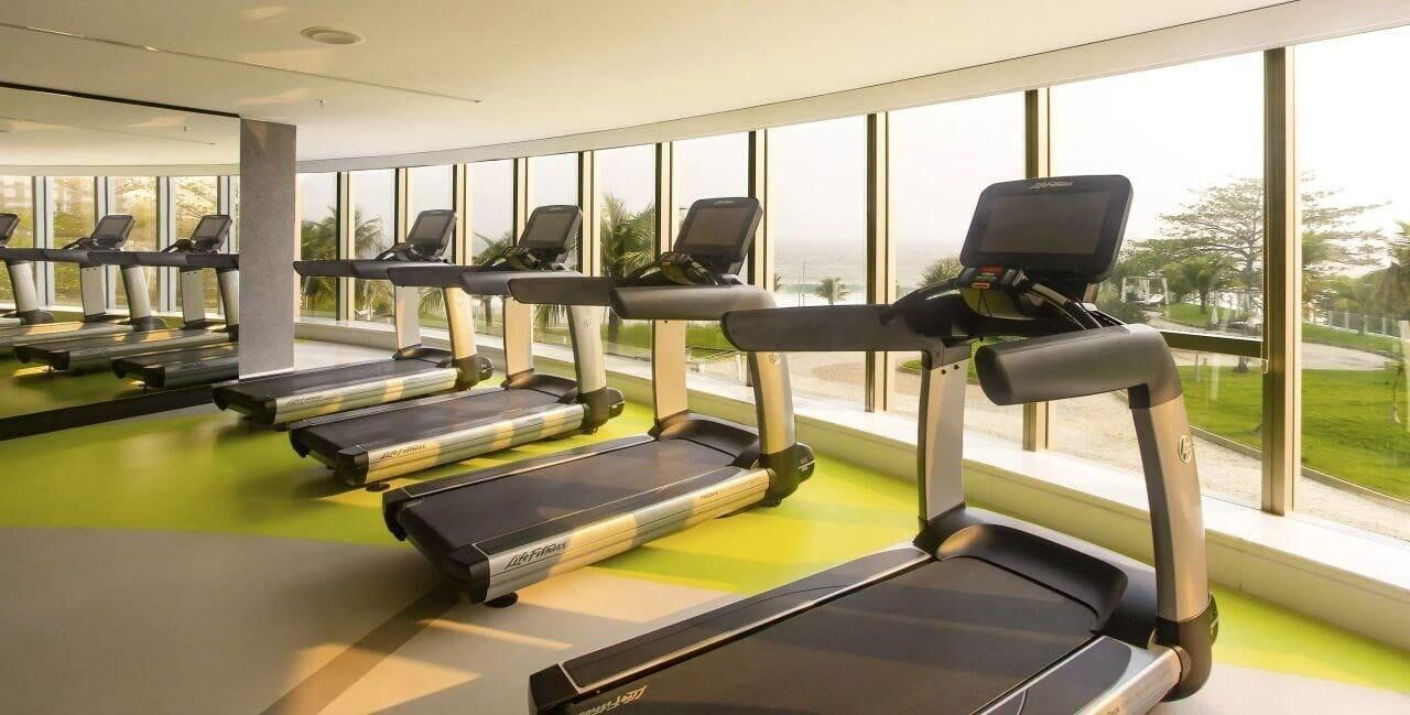 Academia Oceanfront B2B