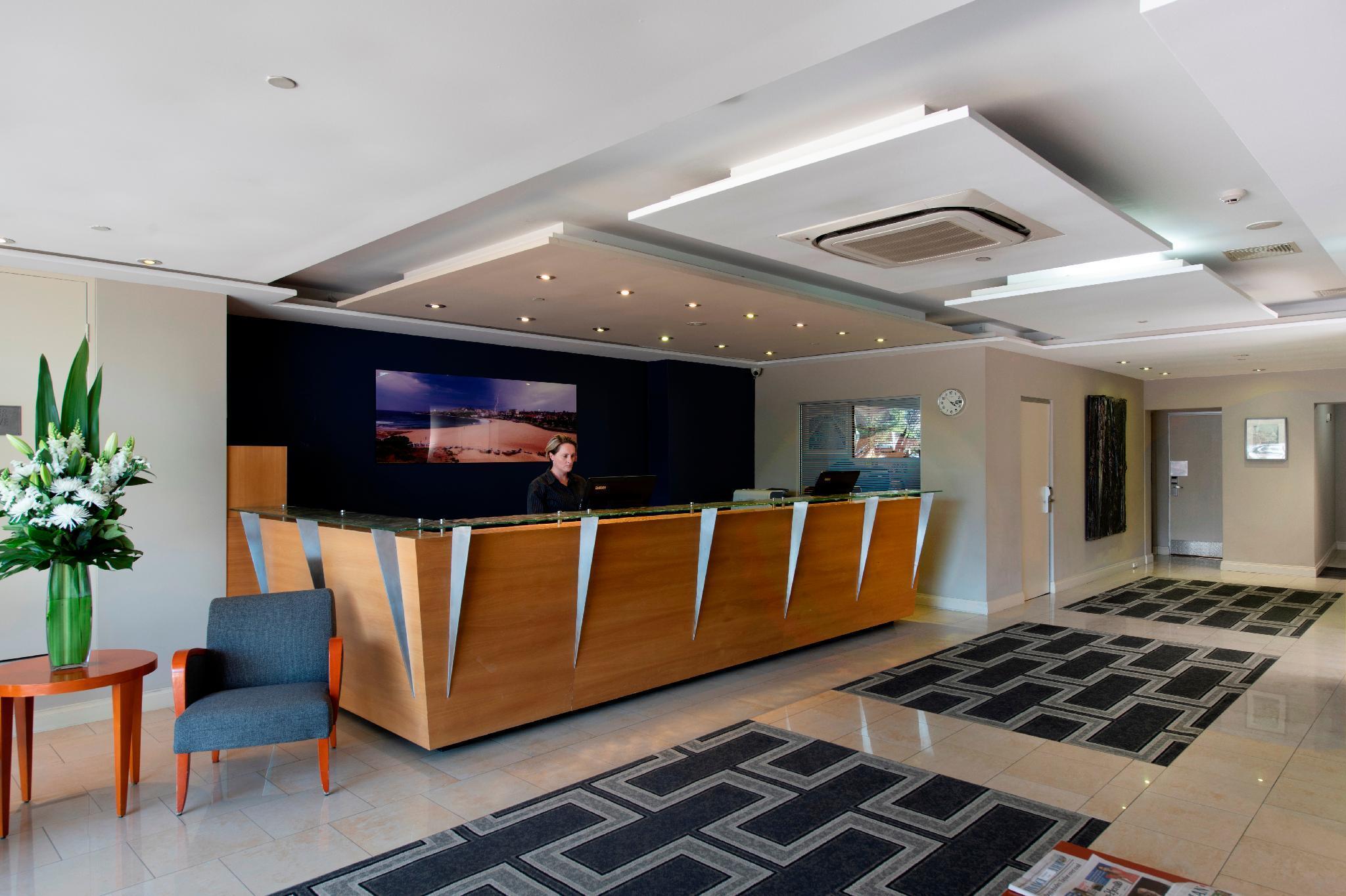 Vista Lobby Coogee Sands Hotel and Apartments