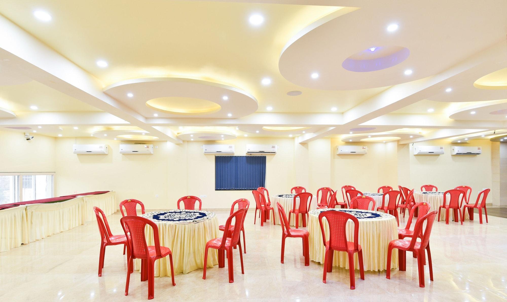 Salón de Baile Treebo King'S Court Chandrasekharpur