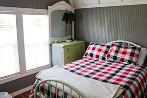 Alquiler Vacacional - Lakeview Cabin with Breathtaking Views, Private Porch, and Cozy Fire Pit