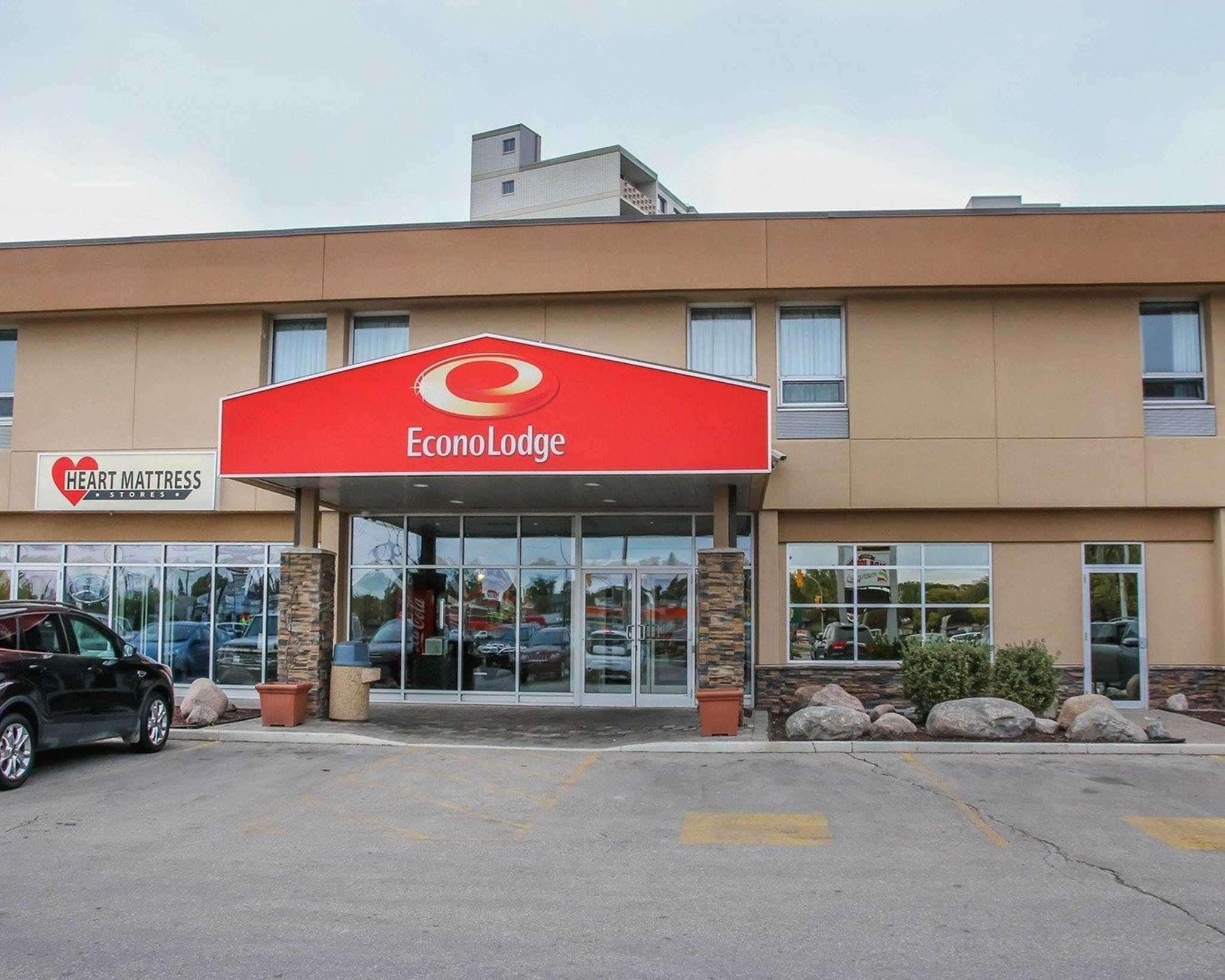 Vista Exterior Econo Lodge Winnipeg South