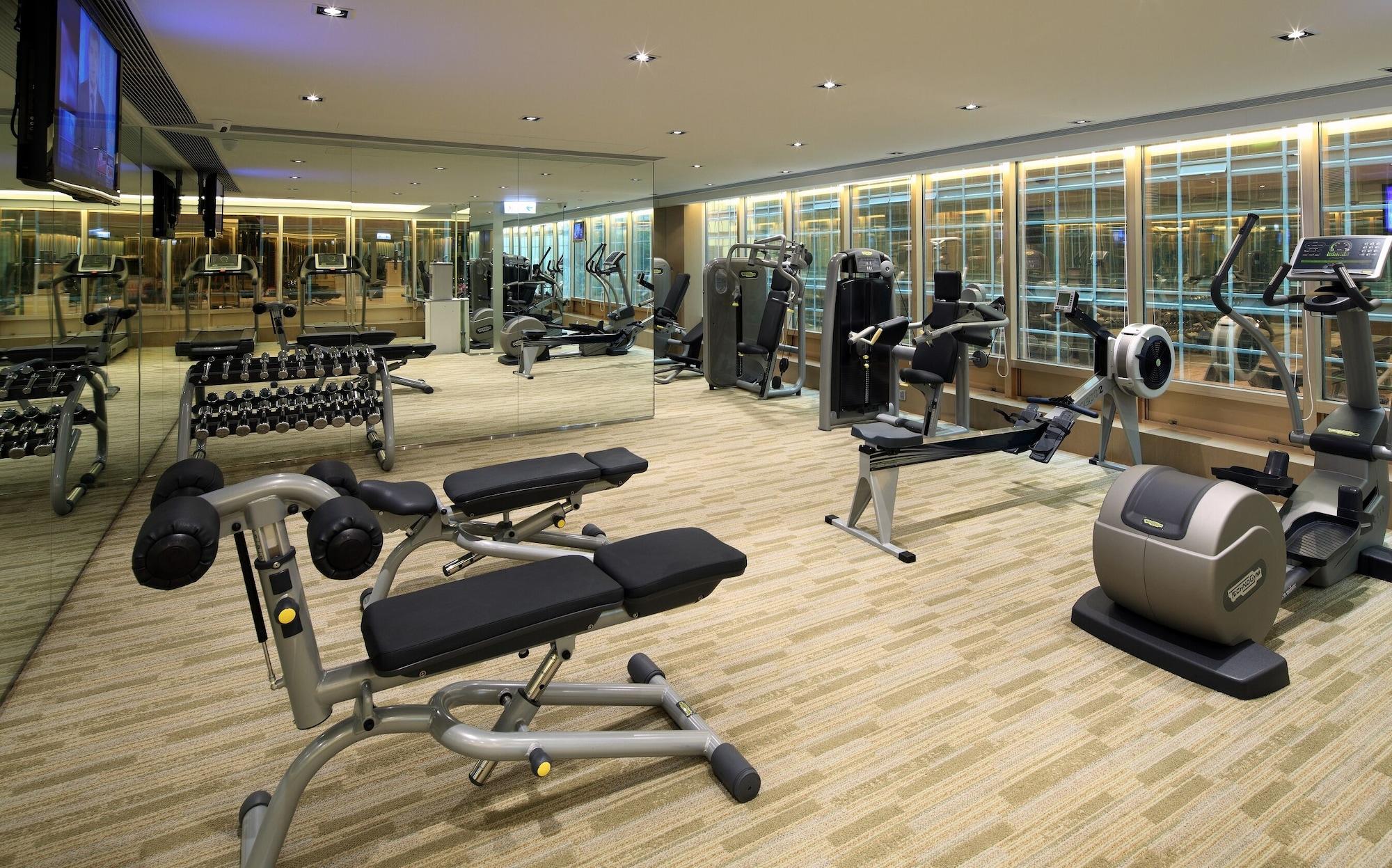 Gimnasio The Royal Pacific Hotel & Towers